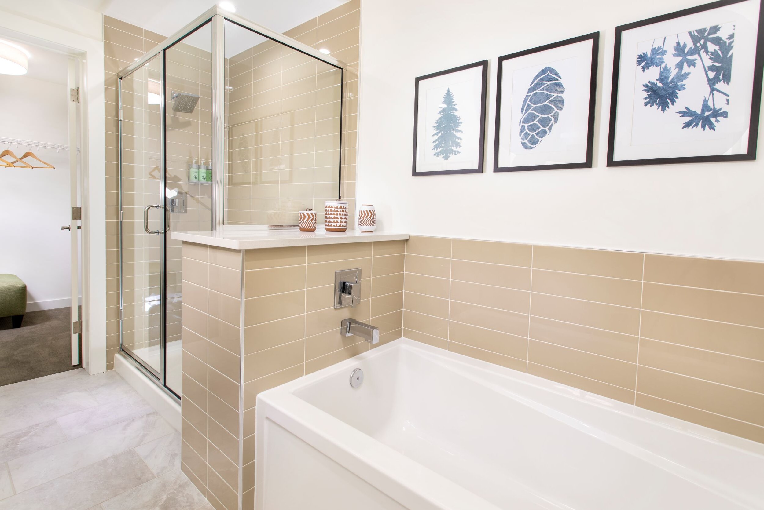 Premium 3 Bedroom Master Tub and Shower.jpg