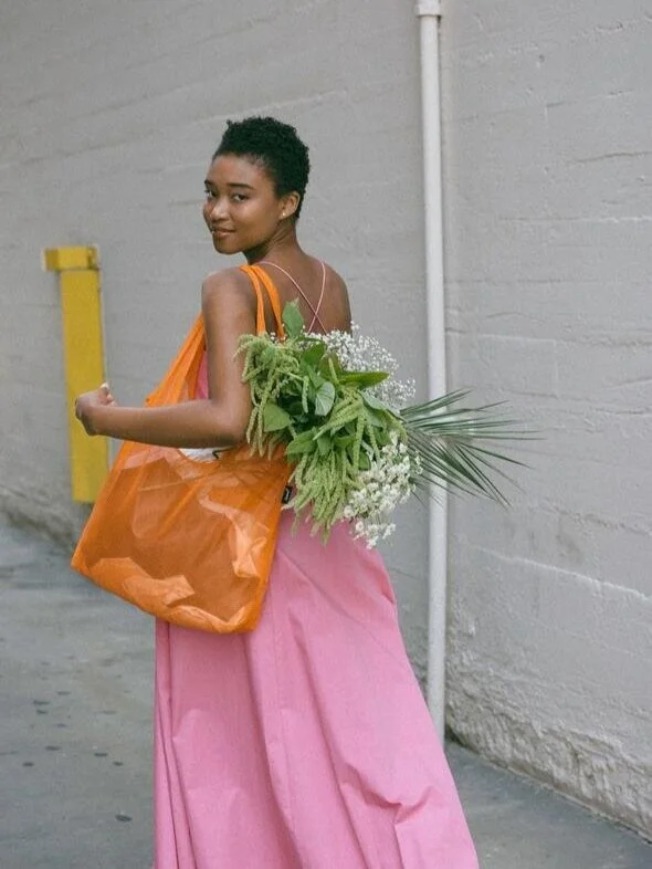junes_everyday_tote_original_tangerine_05_0a140540-fdc0-4873-aa46-e98f345f1a92_590x.jpg