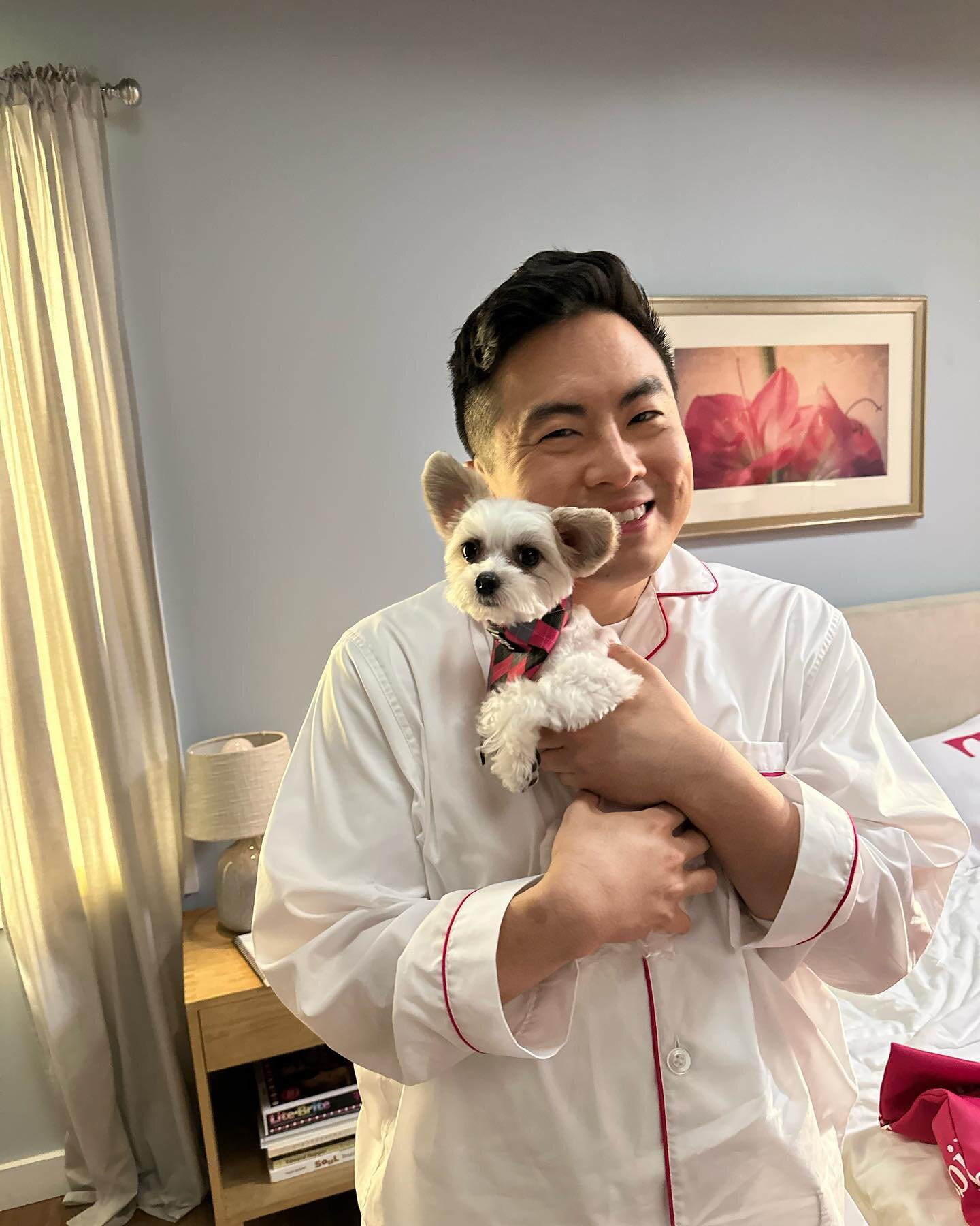 &ldquo;BEHIND THE SCENES on set with @fayedunaway, the @nbcsnl team and the @tmobile team. Woof! A day I will remember forever!!!&rdquo; - Belle 🐶🎥🌟

.
.
.
.
#dogsofnyc #dogactor #dogmodels #famousdogs #dogsofnewyork #dogsinfluencers #pupfluencer 