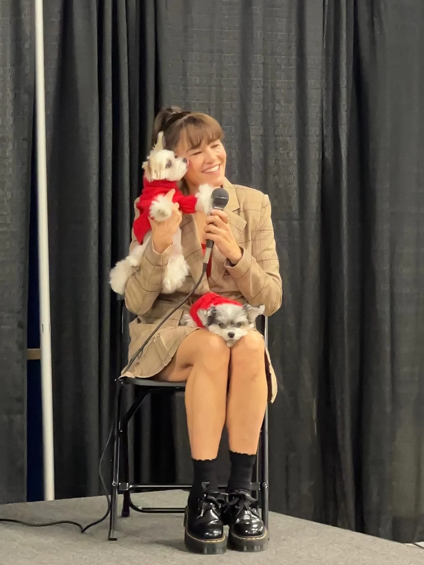 We had so much fun speaking at @superpetexpo .  Thank you Eric and Dawn for a great afternoon ❤️🐶⭐️🎉

#superpetexpo #celebritydog #pupfluencer #dogsofinstagram