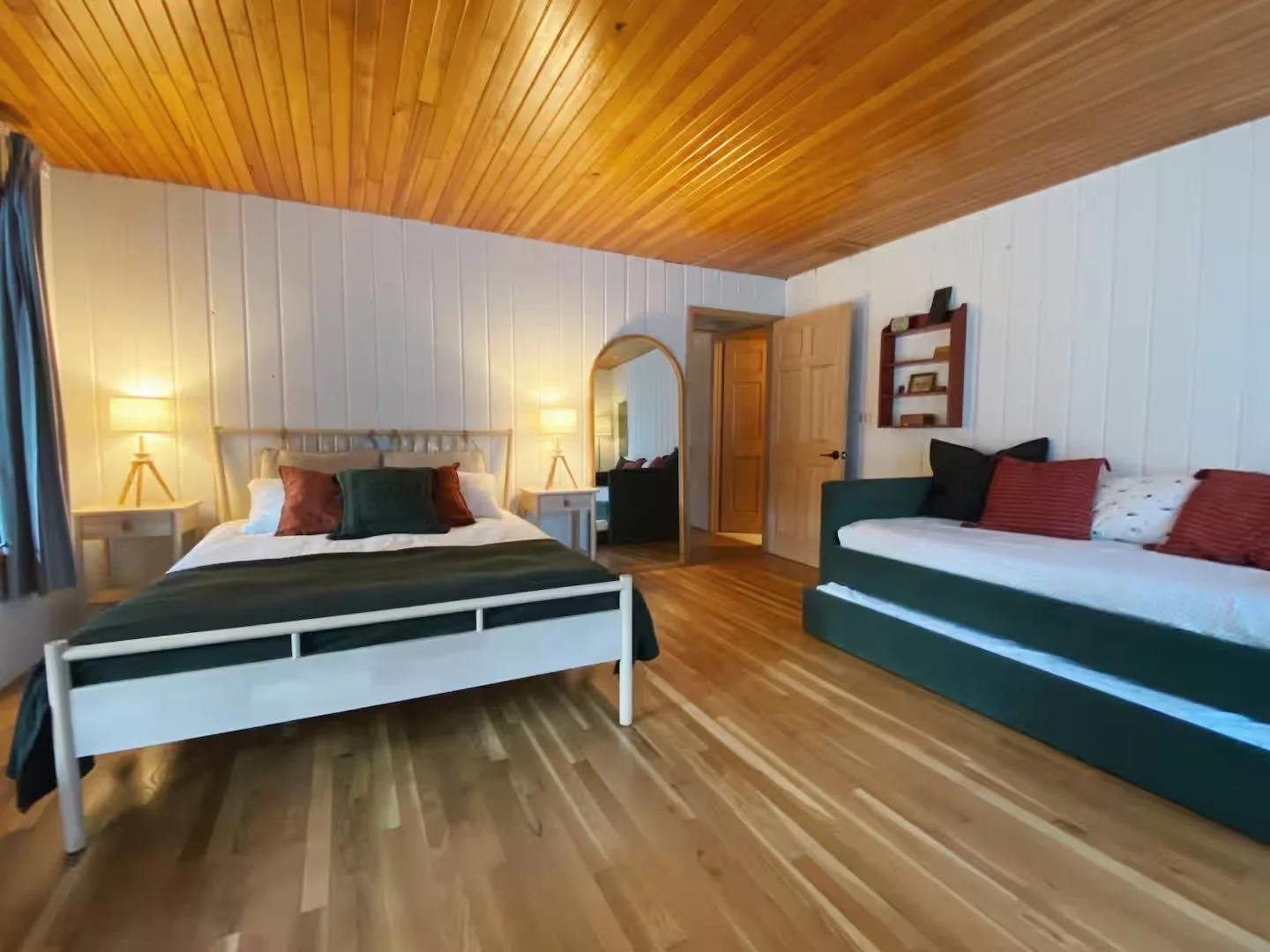 retreat queen day bed trundle.jpeg