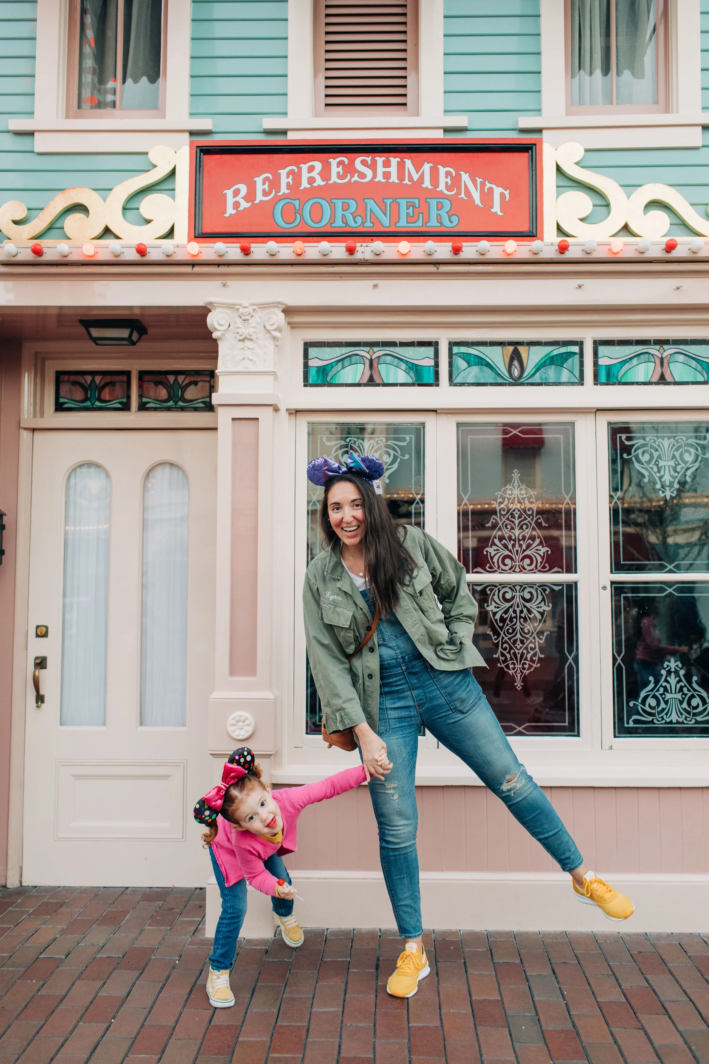 Baby_Boy_Bakery_Disneyland_LilyRoPhotography-7458.jpg
