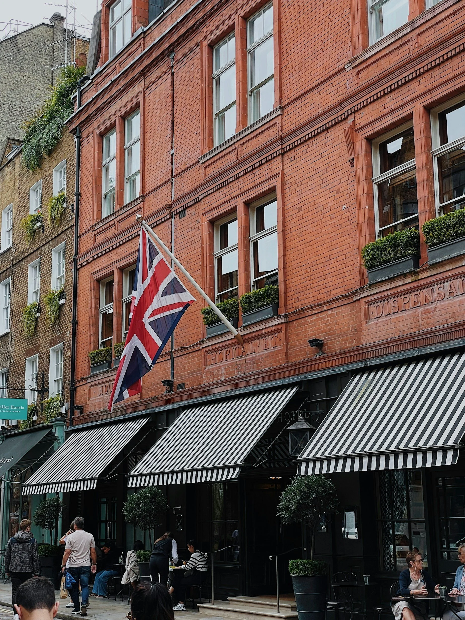 Do two flats with no communal areas still need a fire risk assessment?