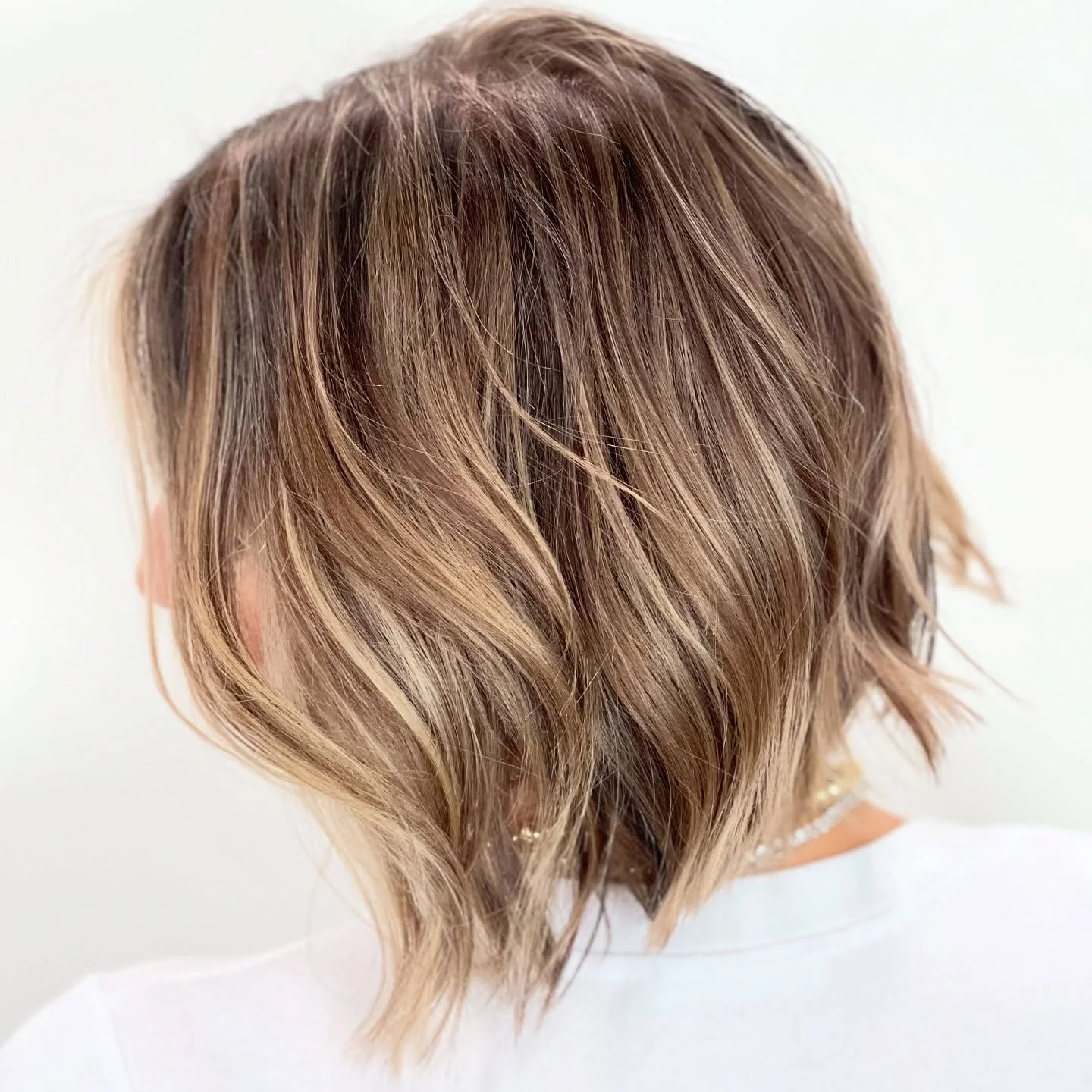 Dimensional > blonde

#hairgoals #hairtrends #dallashairstylist #dimensionalbrunette #brunette