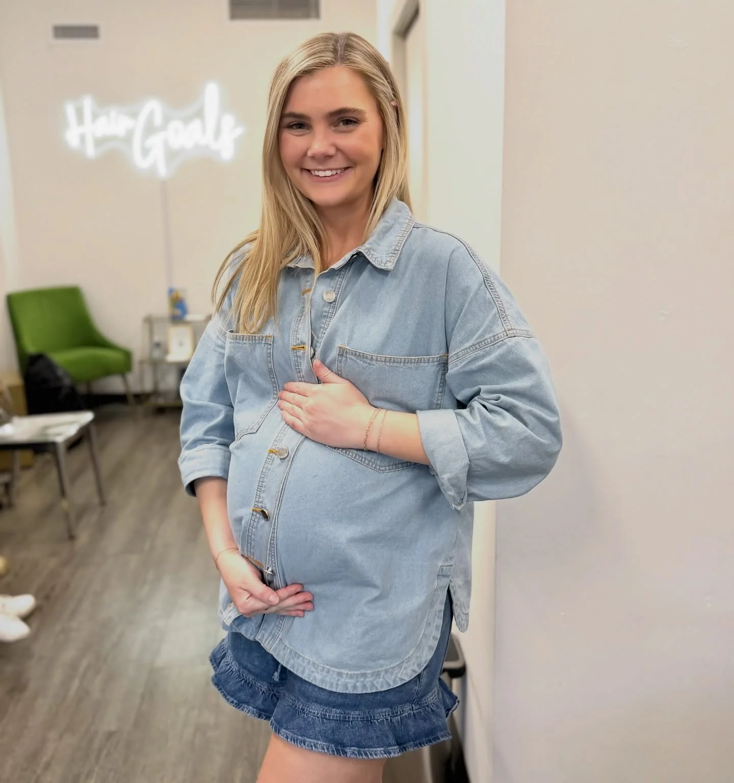 Surprise 💕

For those of you who haven&rsquo;t heard the exciting news&hellip; Tryniti is pregnant! 🥹🤍 Due in 1 month (how is that even possible&hellip;&hellip;She looks amazing)!

Today is her last day with us😭, and while we are so sad to see he