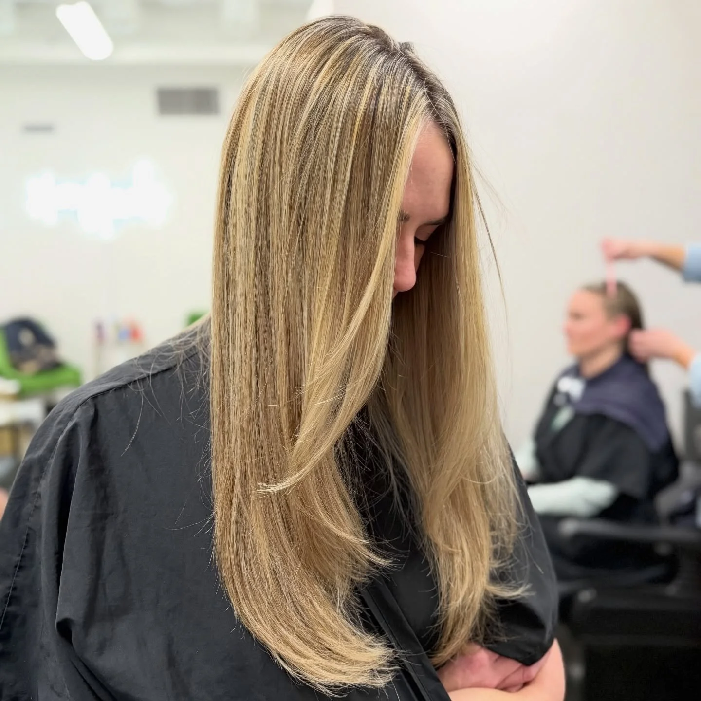 Warmer temperatures call for lighter hair! 

Cut by @lgchair 

#blonde #dallasblonde #colorspecialist #hairbylg #hairgoals