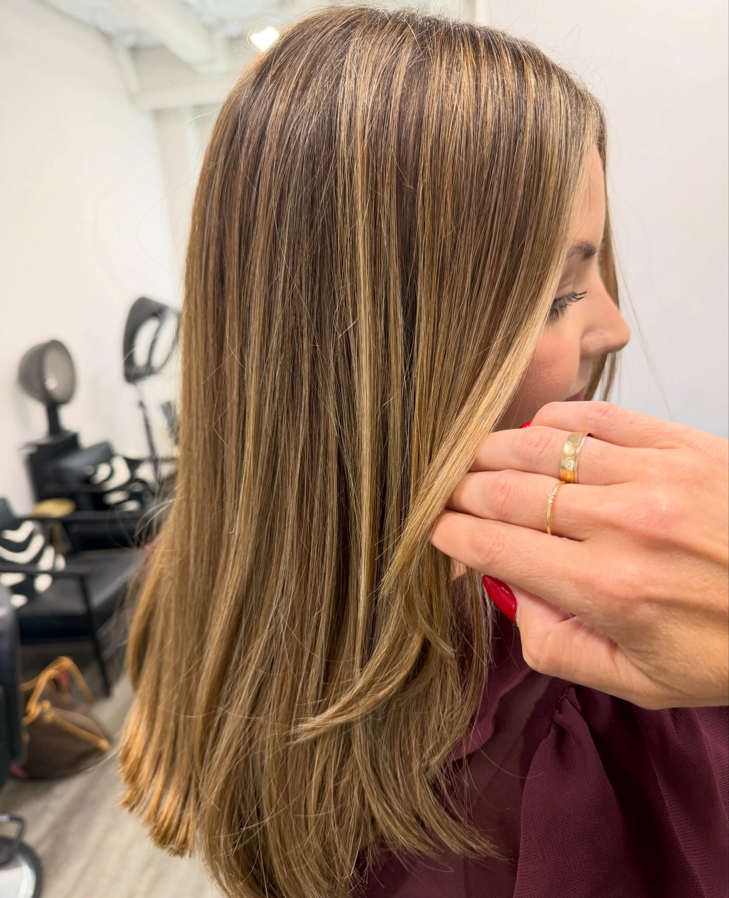 Sunlit Bronde ☀️

#bronde #haircolor #colorspecialist #dallashairstylist #hairbylg