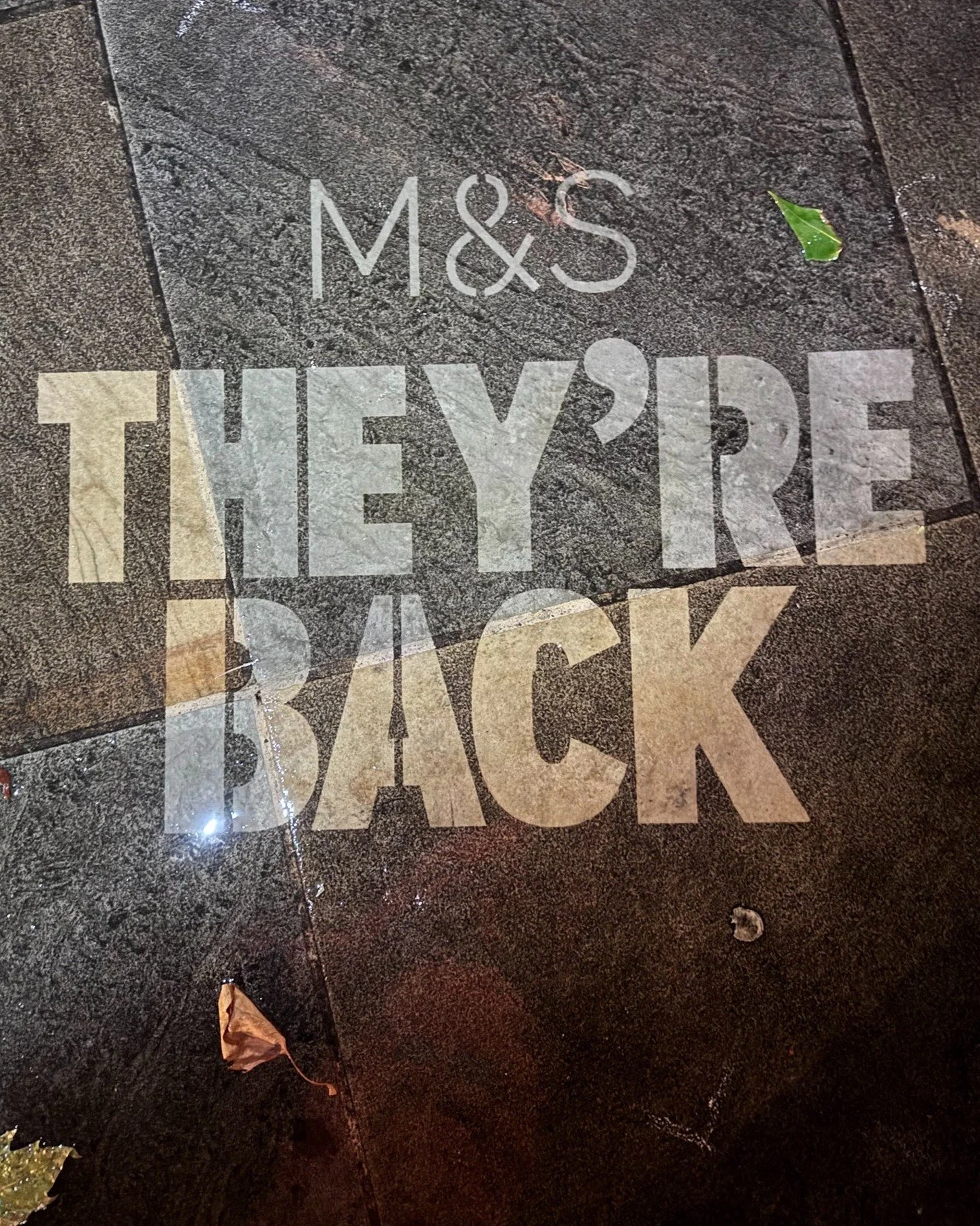Turning grime into shine &mdash; M&amp;S Autumn/Winter fashion leaves its mark in Central London. 🖤

 #ReverseGraffiti #MandS #AW25 #AutumnWinterStyle #LondonFashion #StreetArtFashion #OOH #CleanGraffiti #mediaGang
