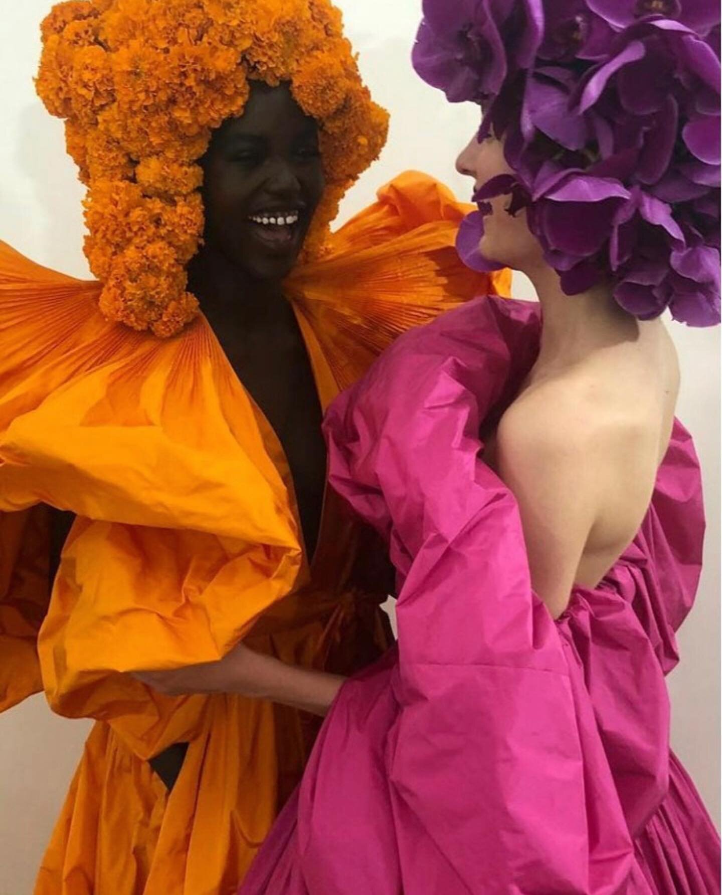 Backstage @maisonvalentino #couture #colorinspiration 
.
.
.
#fashiondesignstudent #fashiondesignschool #couture #childrensbookstagram #fashioneducation #fashiondesignsketch #childrensbooks #picturebooks #fashionmuse #fashiondesignerslife #fashiondes