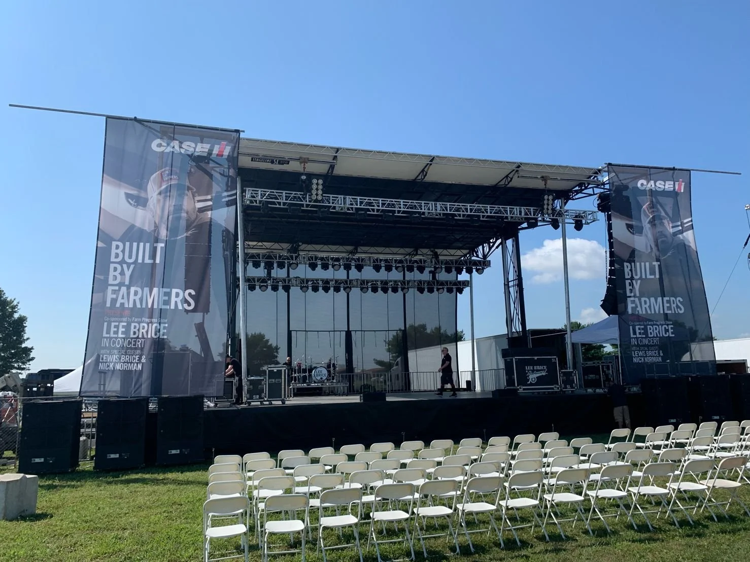 LB Stage-PreShow.jpg