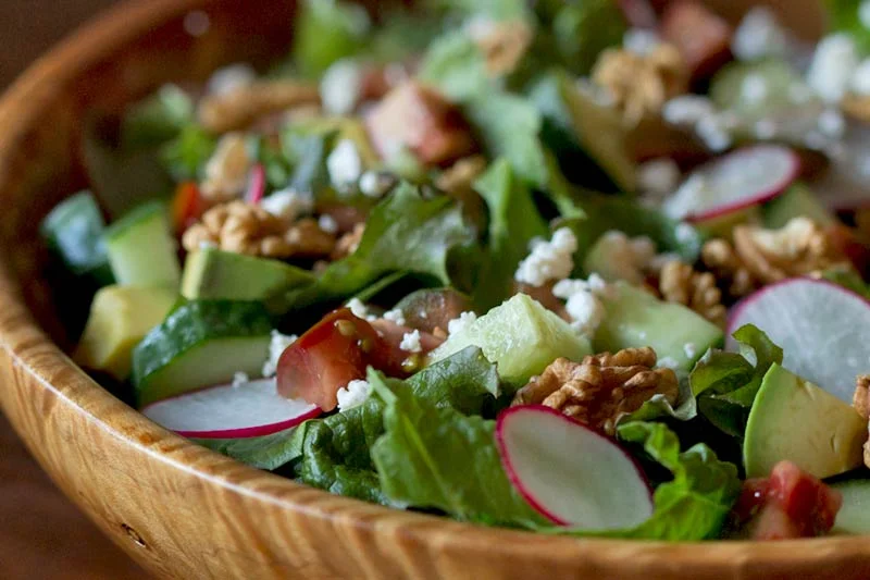 Avocado & Walnut Salad