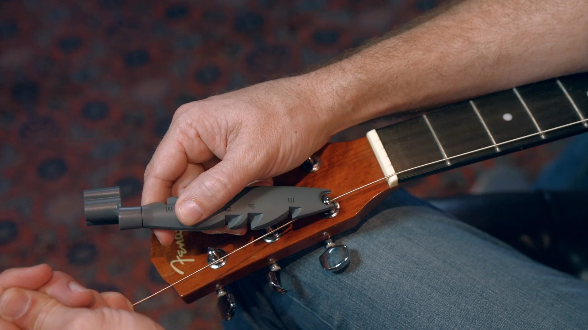 How It Works — Cuda Winders String Your Guitar Like a Pro