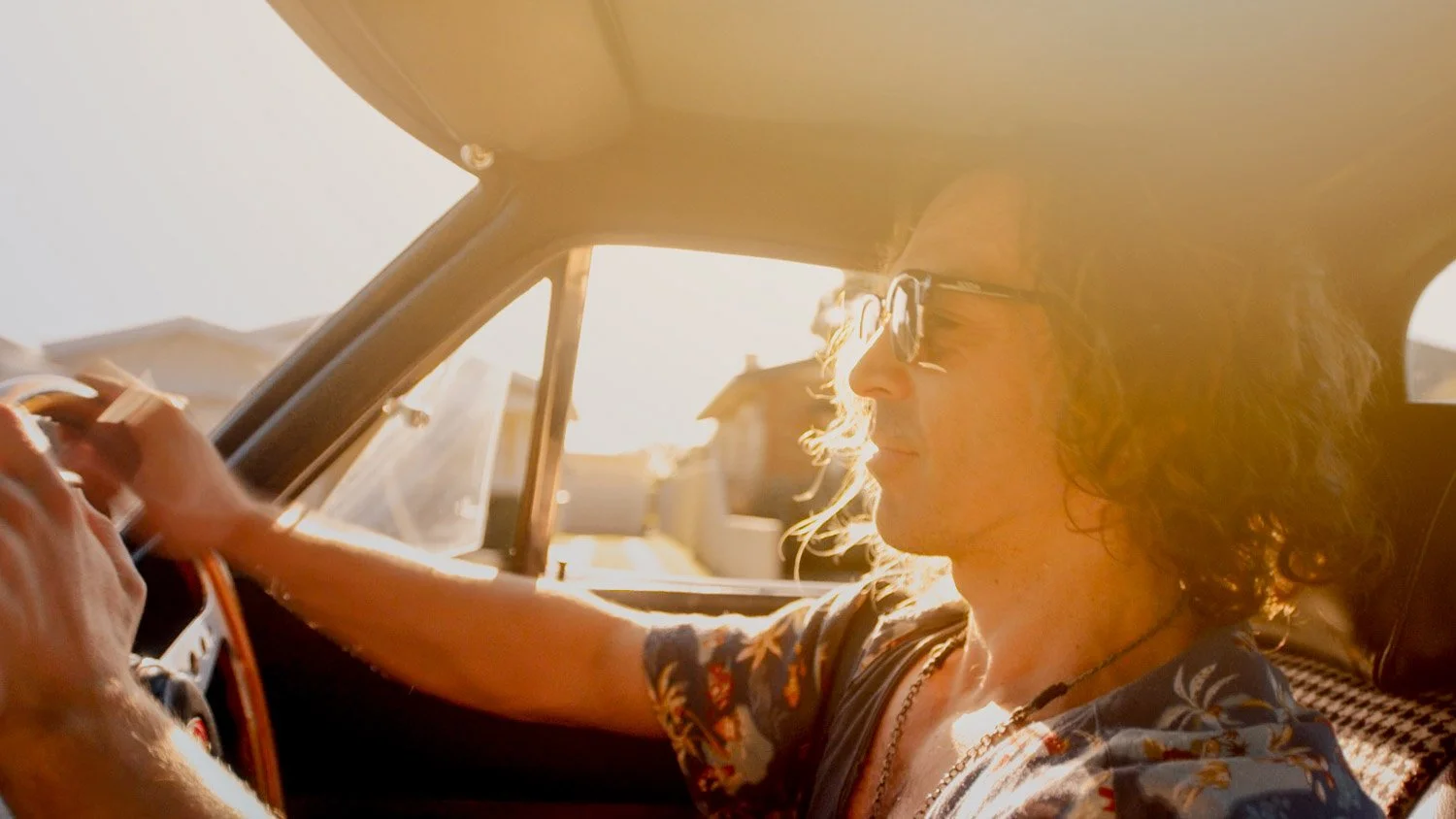 ANDREDOMINIQUE-0037-Promo 4-Prerelease-Chorus-Driving and Sky 1.jpg