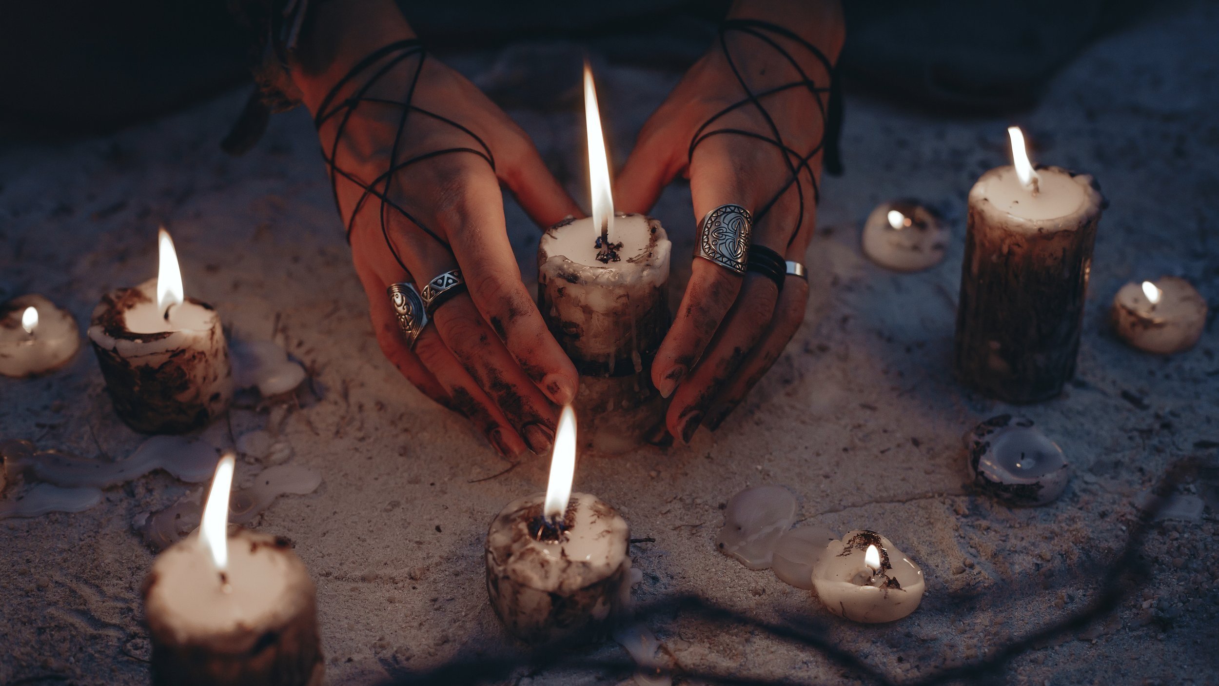 *PRIESTESS+HAND+CLOSEUP.jpg