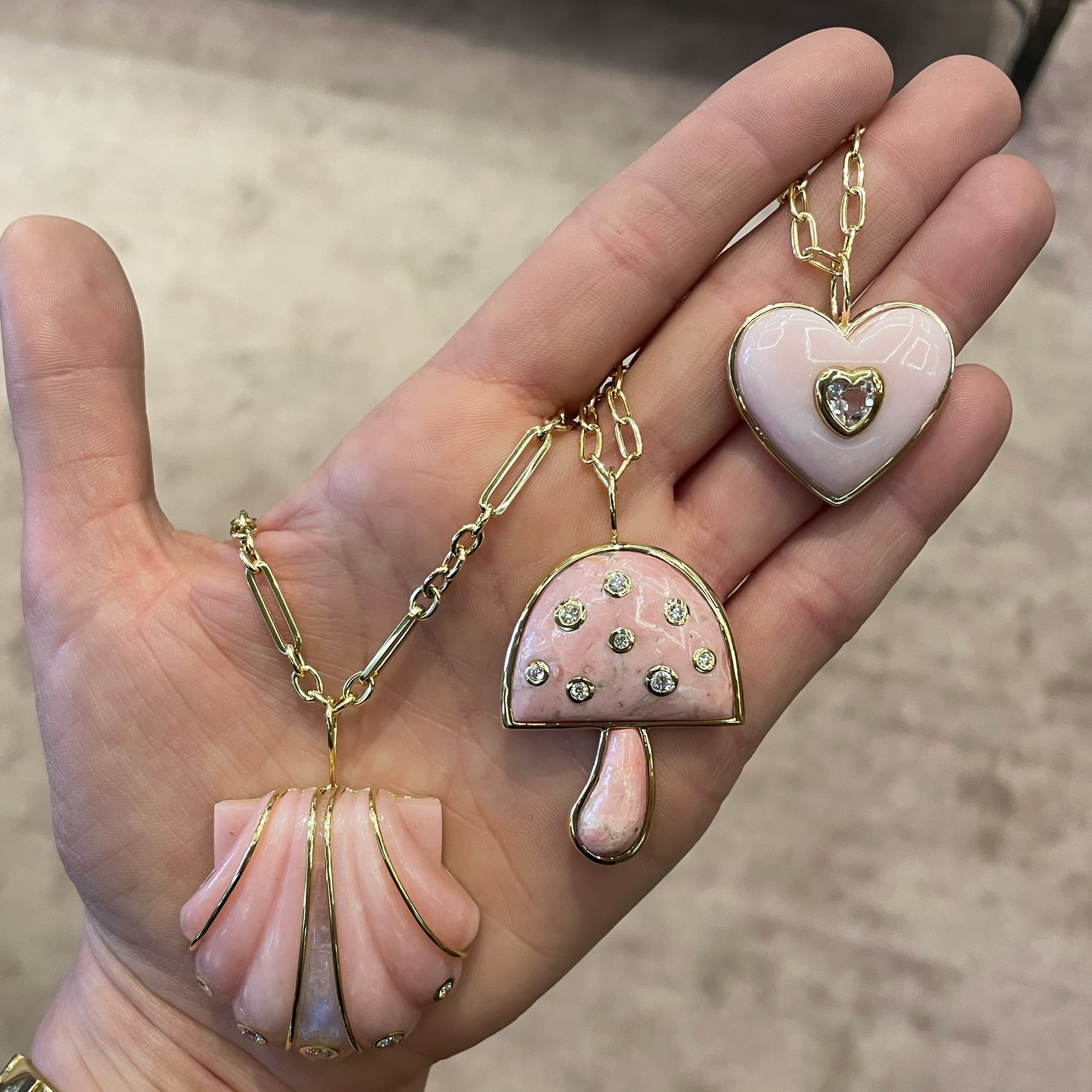 If you ever wanted that ballet pink palette @brentnealejewelry nailed it! 🩰💕 🐚🍄🩰 #etcessentials #etcaspen #brentnealejewelry