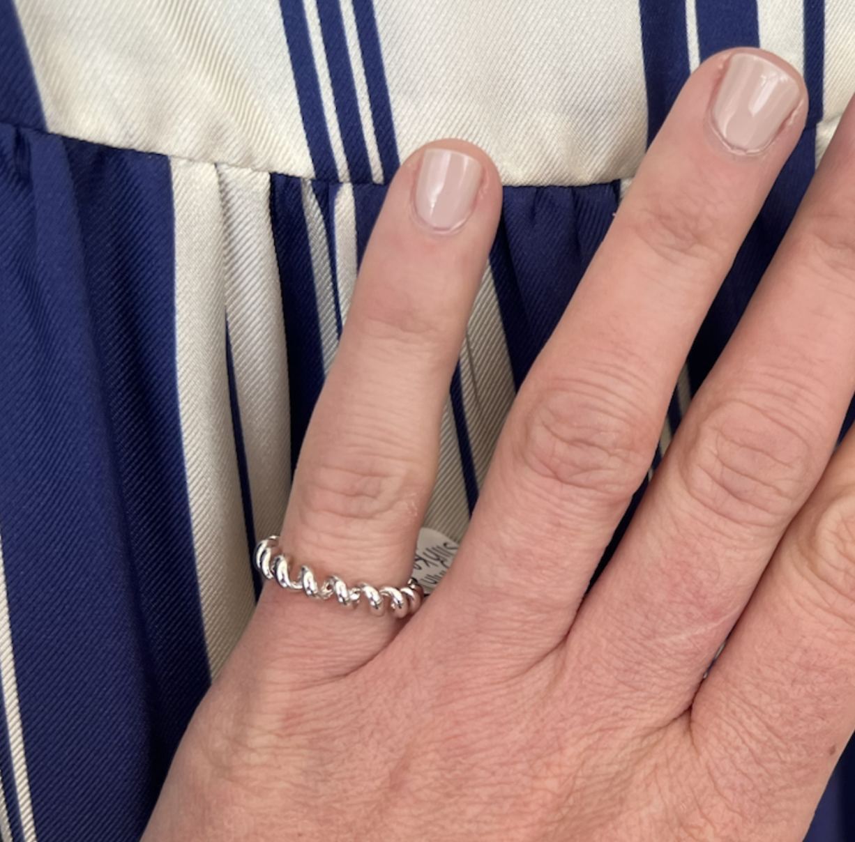 Boochier 18K White Gold Mini Slinkee Ring