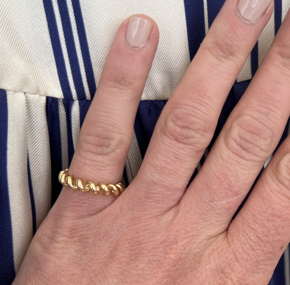 Boochier 18K Yellow Gold Mini Slinkee Ring