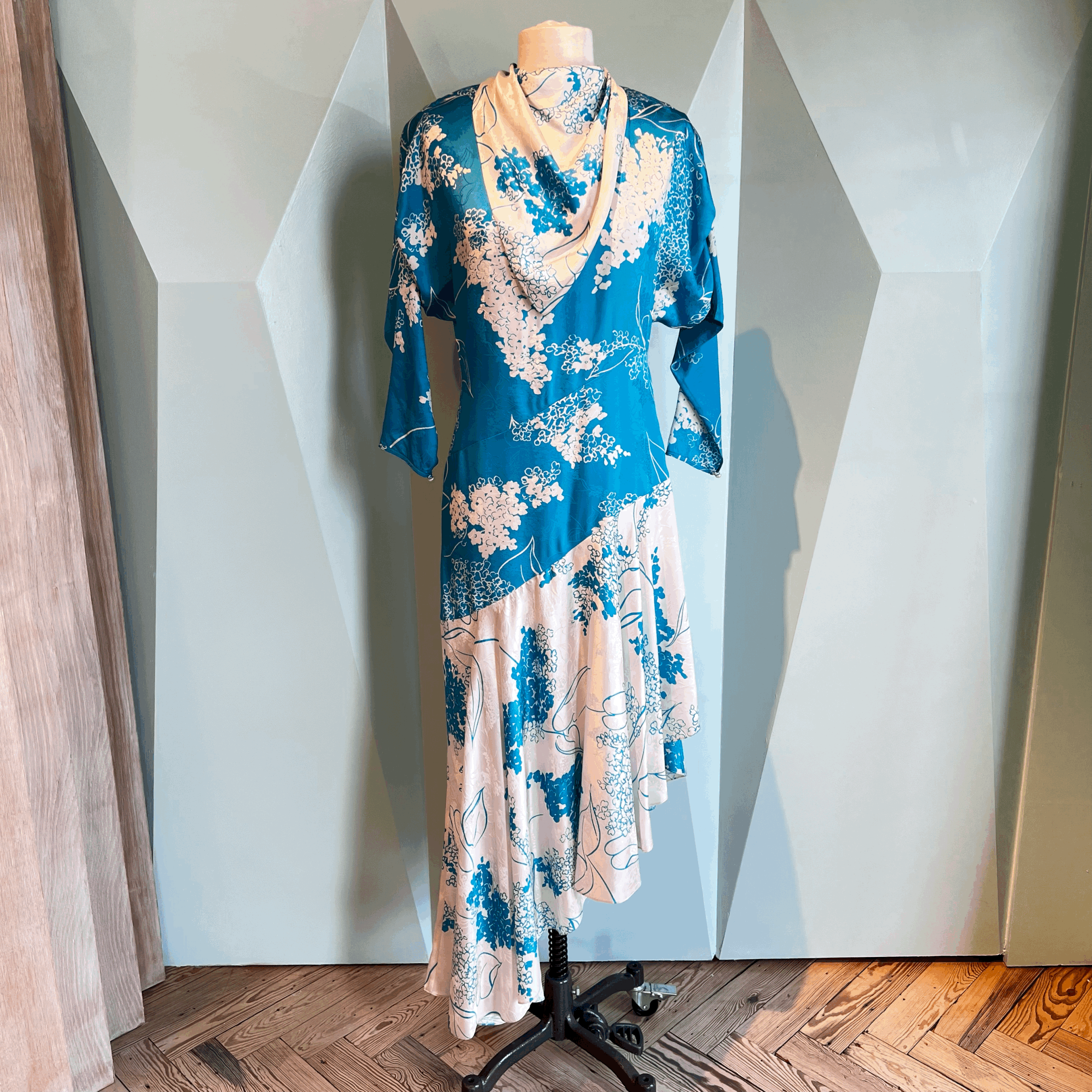 RODARTE TURQUOISE FLORAL PRINTED SILK JACQUARD LONG SLEEVE DRESS WITH SCARF DETAIL SIZE 4 ONLY