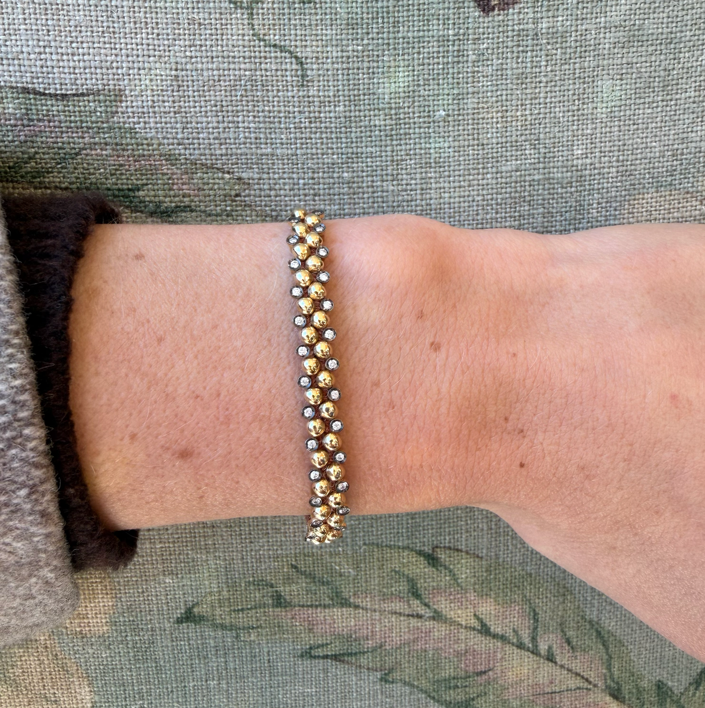 Yannis SIgma Bracelet with 29 Pebble Elements on Mint Green Suede