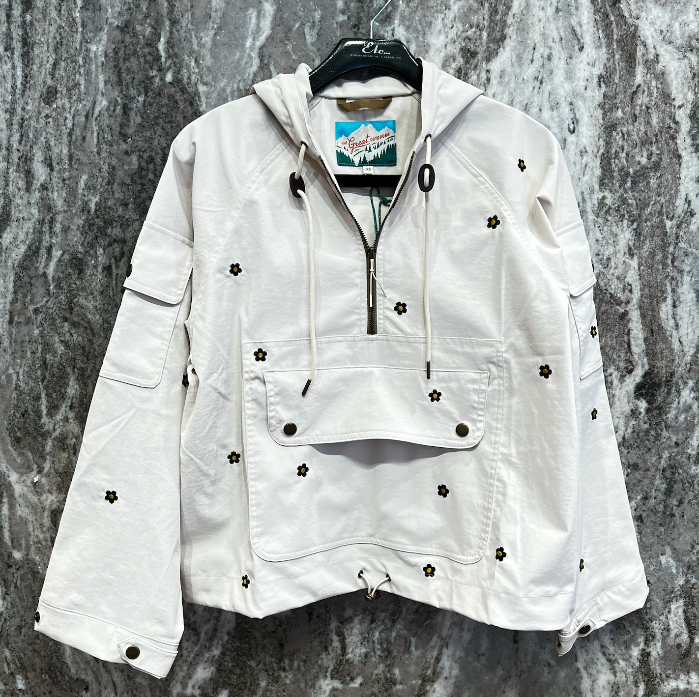 The Great Outdoors Cropped Trailhead Pullover