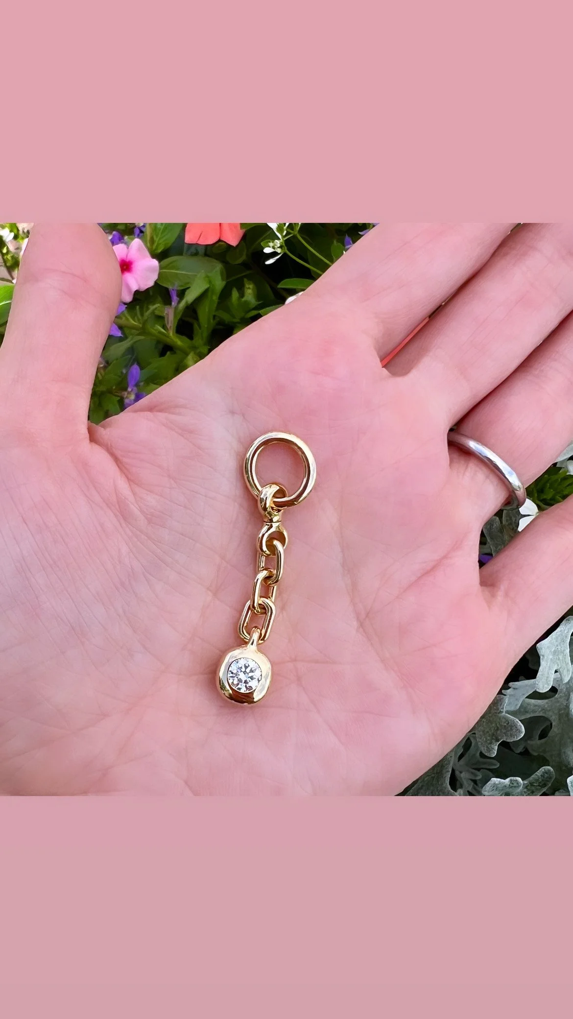 Uniform Object Round Diamond Carriage Drop