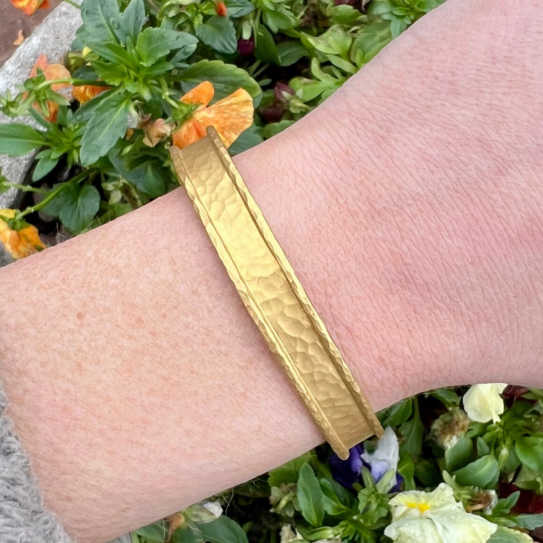 Cathy Waterman 22k Hammered Cuff
