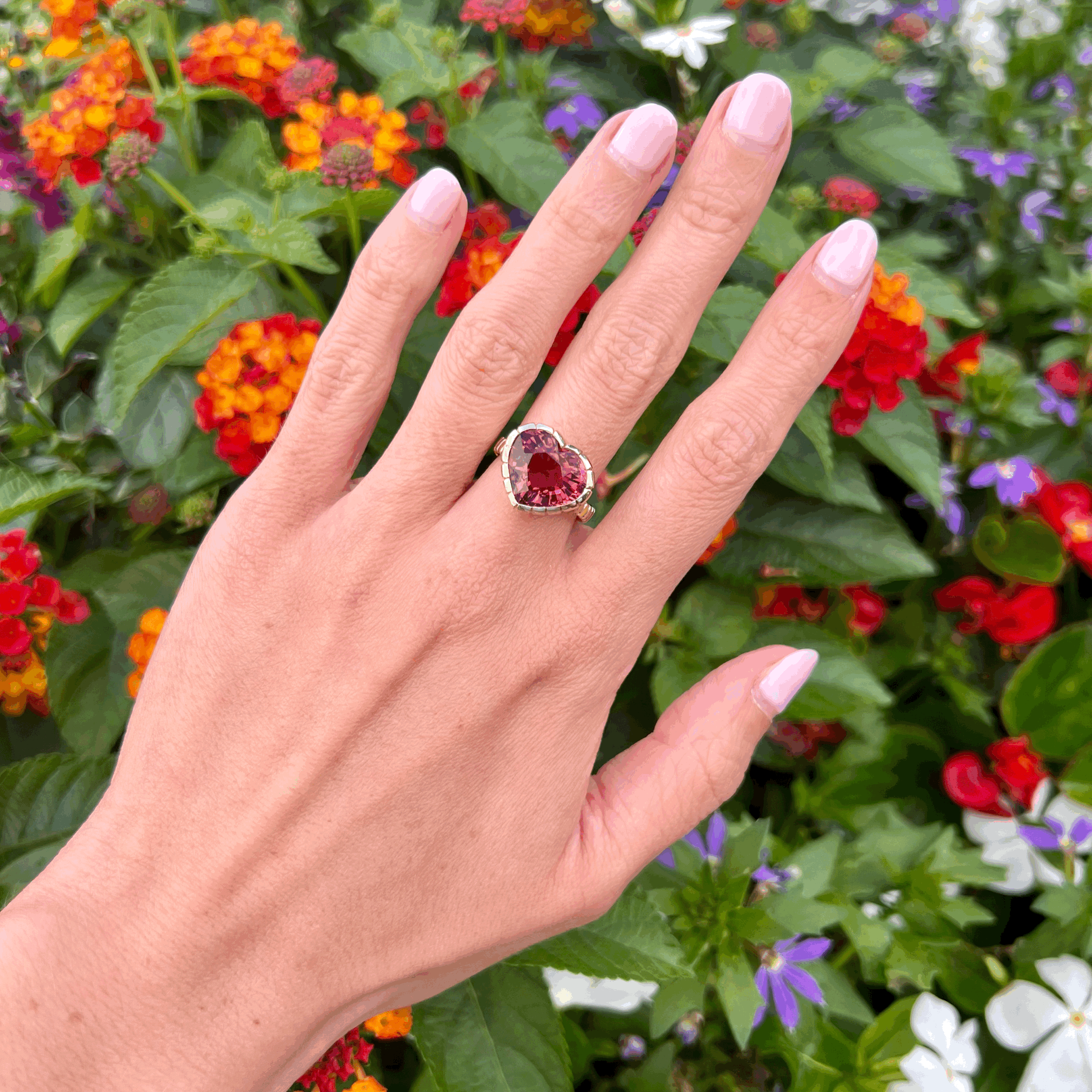 Retrouvai One of a Kind Heirloom Heart Ring