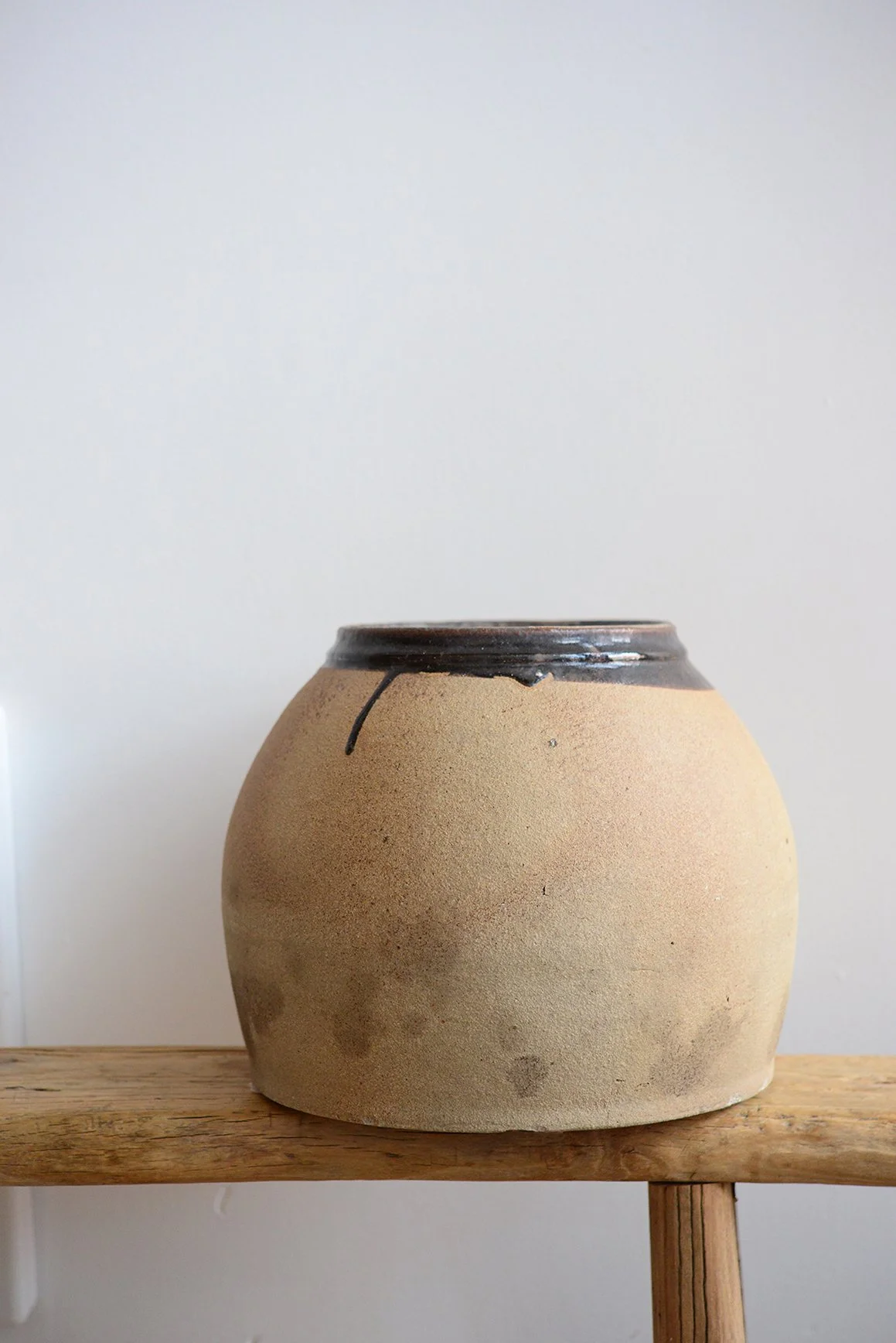 large vintage textured pot-001.jpg