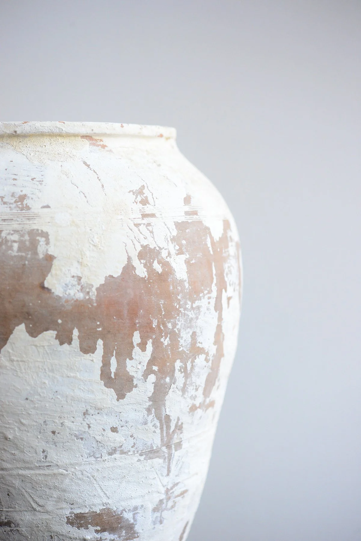 tall vintage white textured pot-002.jpg