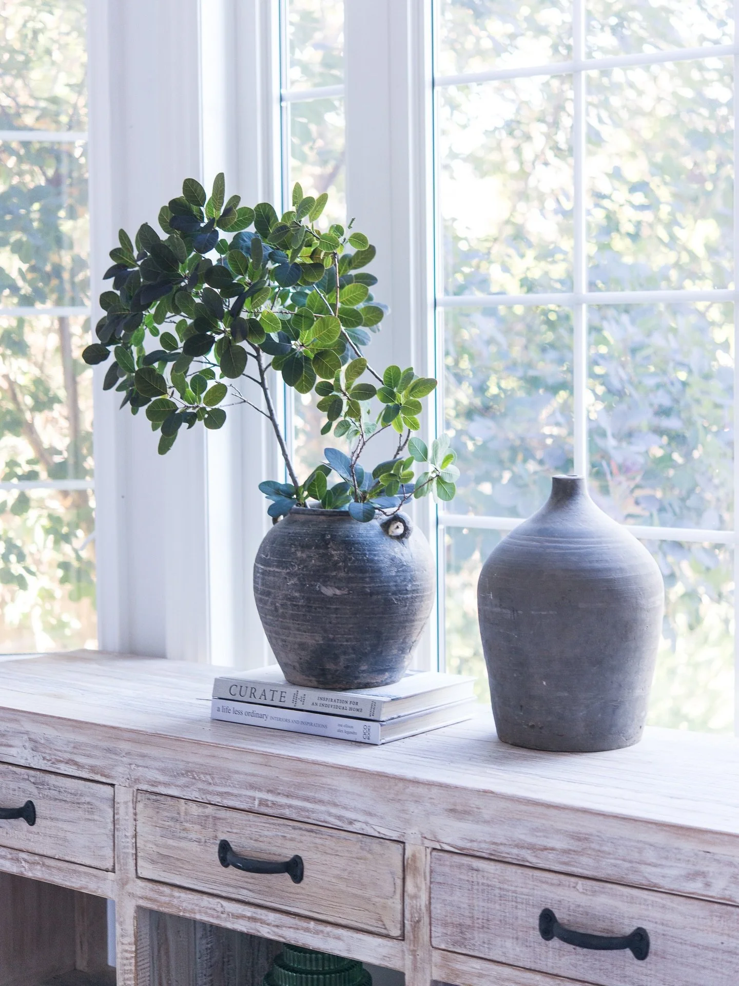 foraged + found. 

the foraged &bull; smoke bush &bull; at its best this time of year. 

made even better by &bull; the found &bull; vintage pottery marked by time.

new collection coming soon. 

#carefullycurated #thoughtfullycreated #designwithinte