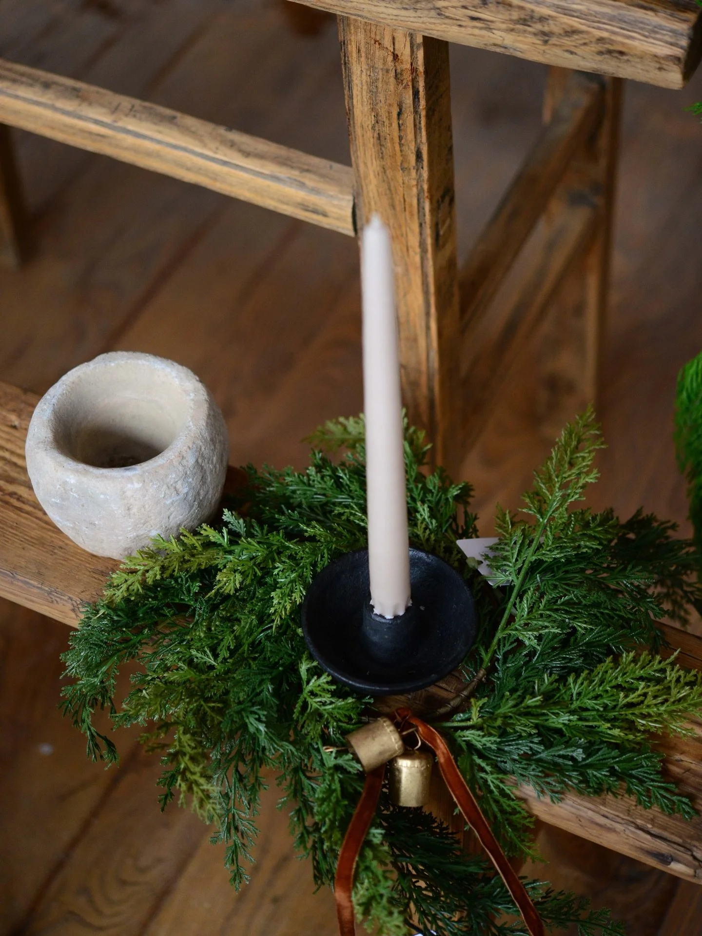 it&rsquo;s the little things. 

the carefully crafted. 
the thoughtfully chosen. 
the intentionally placed. 

the ones that make the world of difference. 

we&rsquo;re here for them [+ with them] all. 🖤

#carefullycurated #homegoods #designwithinten