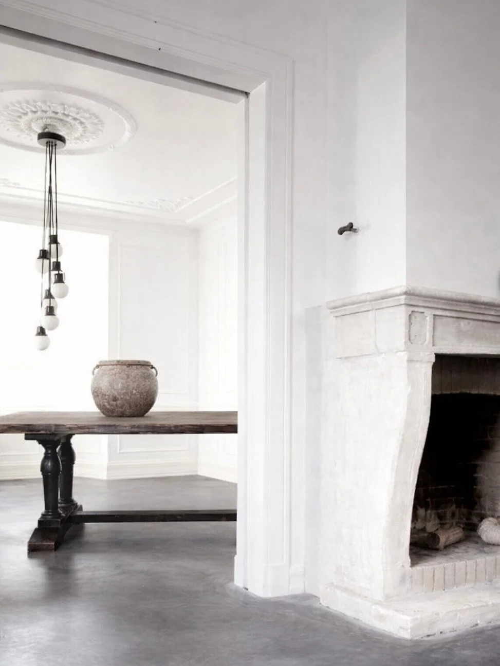 time for change [a floor model sale] 

we&rsquo;re making room for new pieces + new shop views, which means a sale on two of our customer favourite floor models, both last in stock &bull; last chance items, both stunners.

&lsquo;esme&rsquo; 88&rdquo