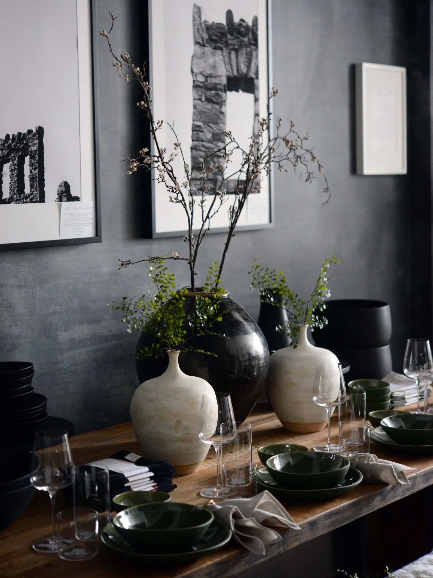 weekend ready. 

nothing like a well set table to inspire gathering + no better way to spend the weekend than doing just that. 

#livebeautiful #liveinspired #designwithintention #shopthelook