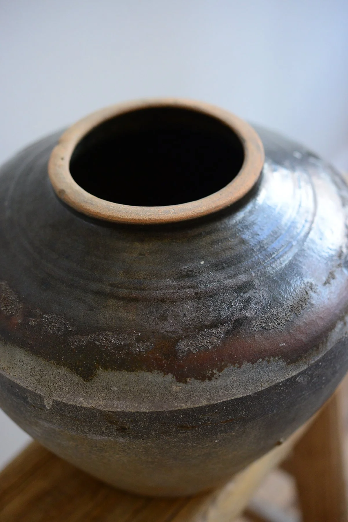 large vintage textured pot2-004.jpg