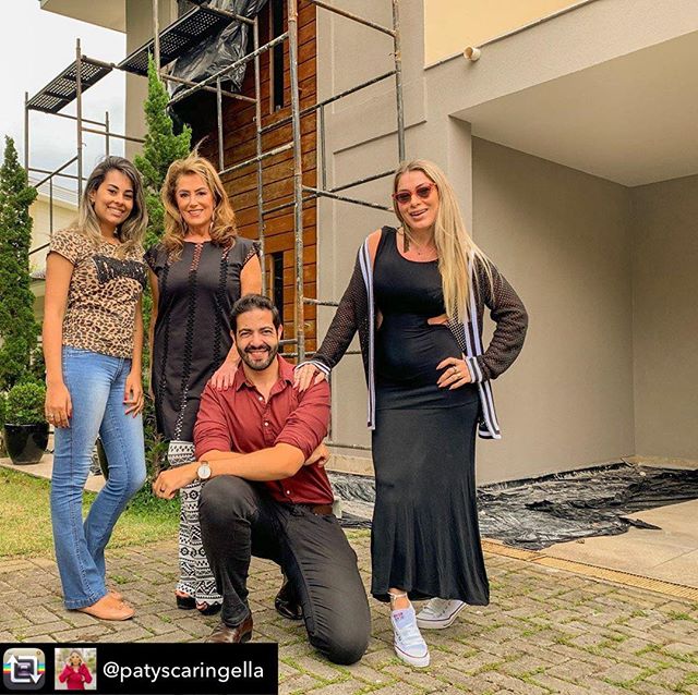 Repost from @patyscaringella using @RepostRegramApp - Eita alegria de reforma com essa turma linda e super profissional, to no c&eacute;u com voc&ecirc;s!
@reginaulhoacanto arquitetura e designer de interiores com o @richardporto_  da @ibratin 
E hoj