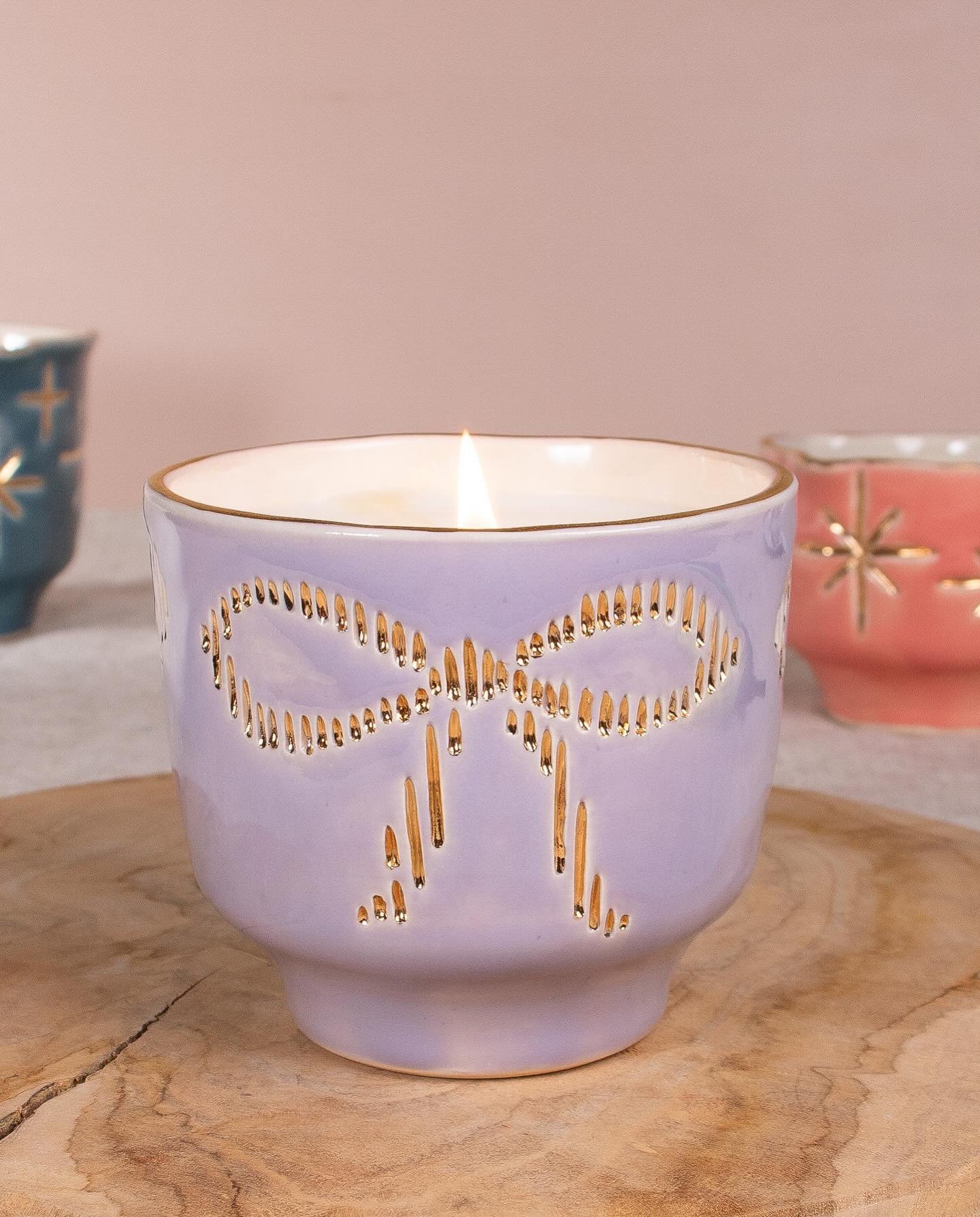 &lowast; pouring this candle today in Opulent Orchid 😊️💜(luxe florals and sea salt), sharing my number one spot for favorite spring/summer candle scent alongside Citrus Cabana (tropical sugared citrus).

More candles on the way, also working on add