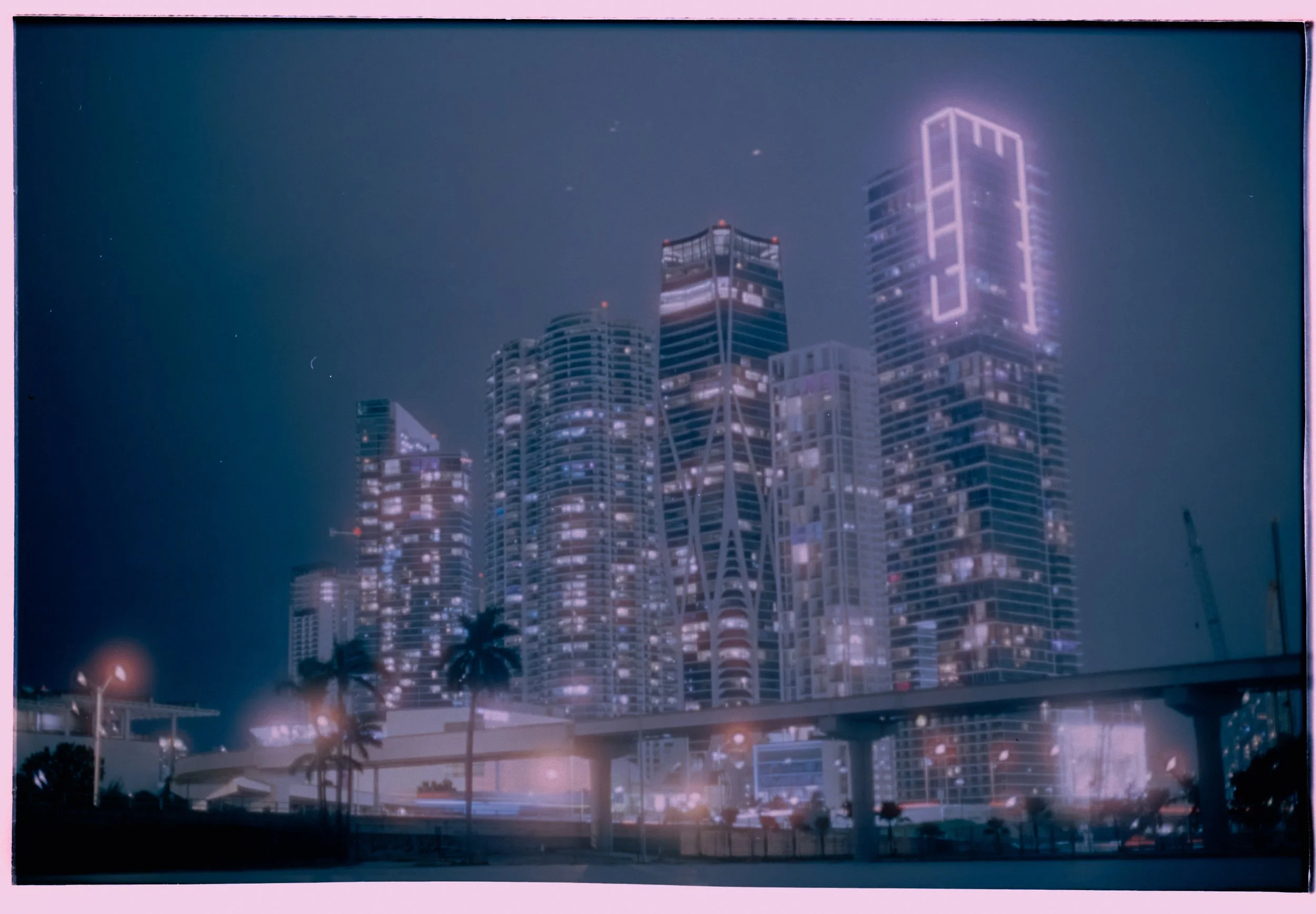 MIAMIATNIGHTCINESTILL800T (22)-positive.jpg