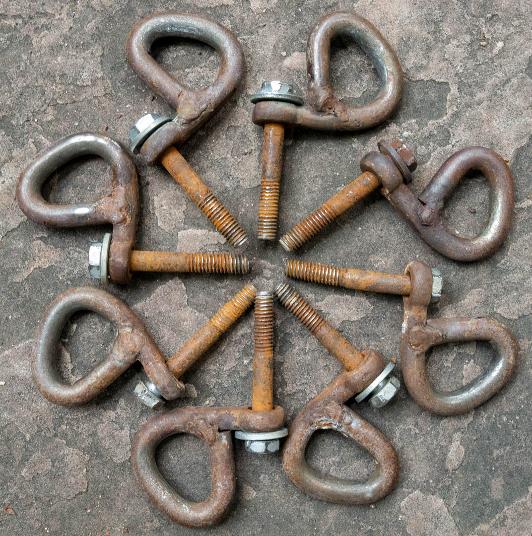 Barbarian1995Bolts_02.jpg