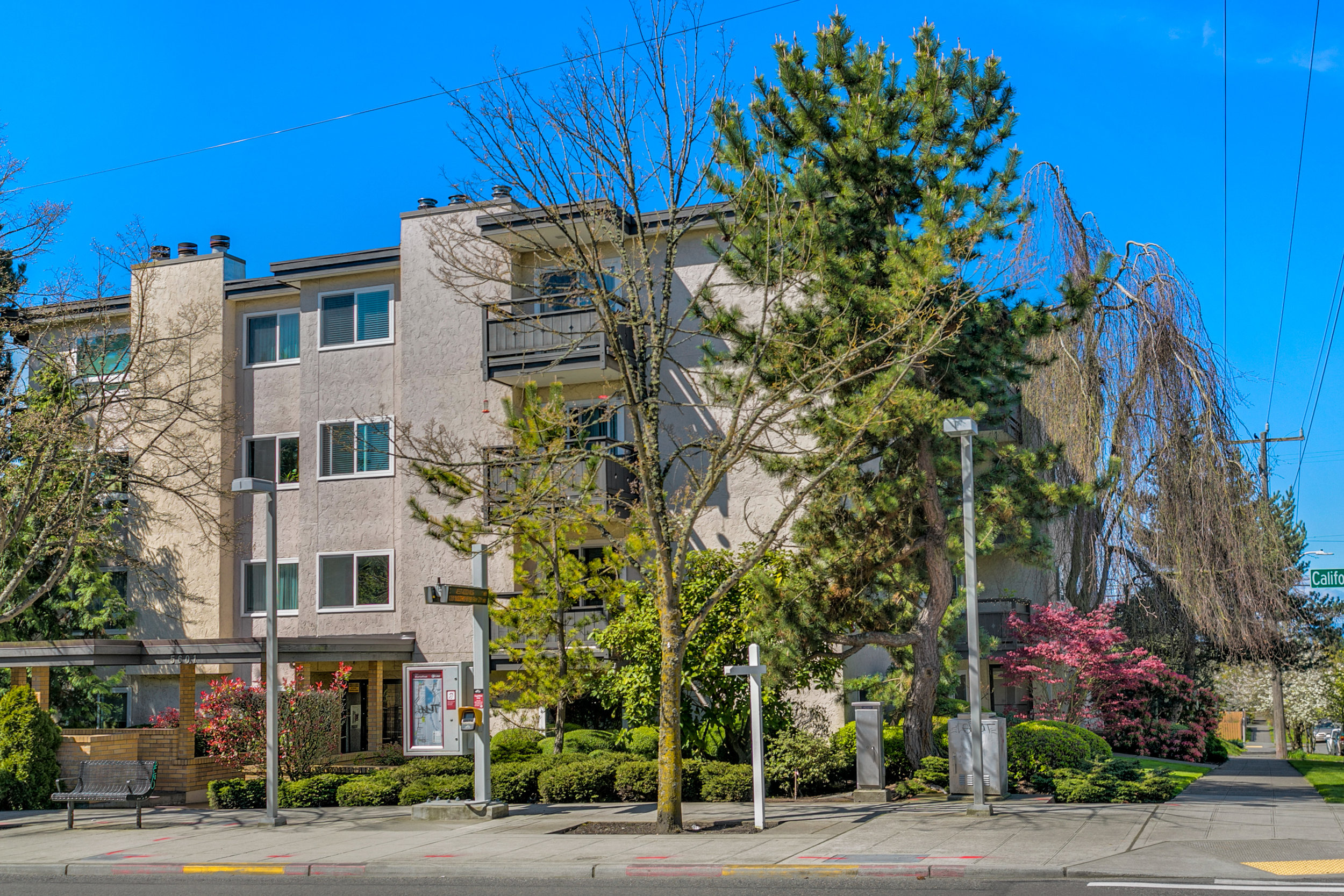 West Seattle Condo - Sold $347,100