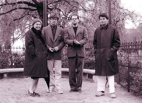 Con la Beat Generation: Peter Orlovsky, Allen Ginsberg y Gregory Corso.