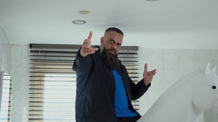 Honoured to work with the big bro @guzkhanofficial 

Shout out to all the cast and crew involved on this one 🛁🎠