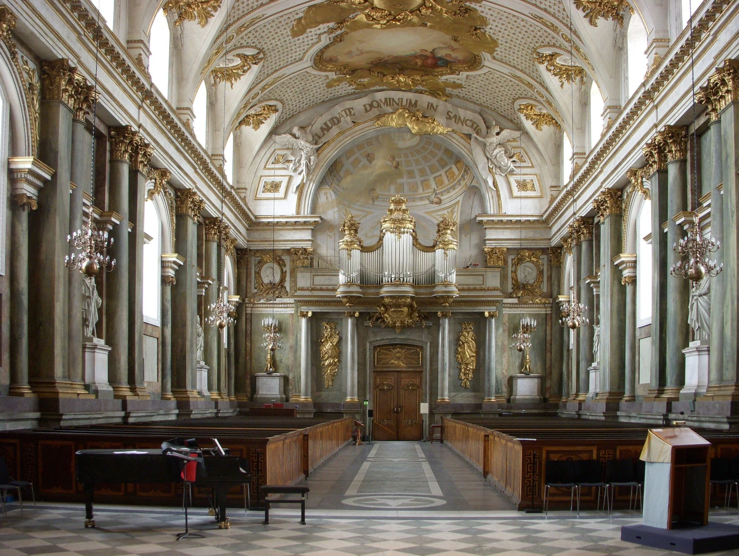 Slottskyrkan_800p_2011c.jpg