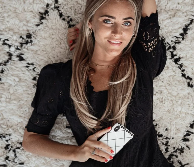 janni-landingpage-lifestyle-maroccancarpet-768x662.jpg