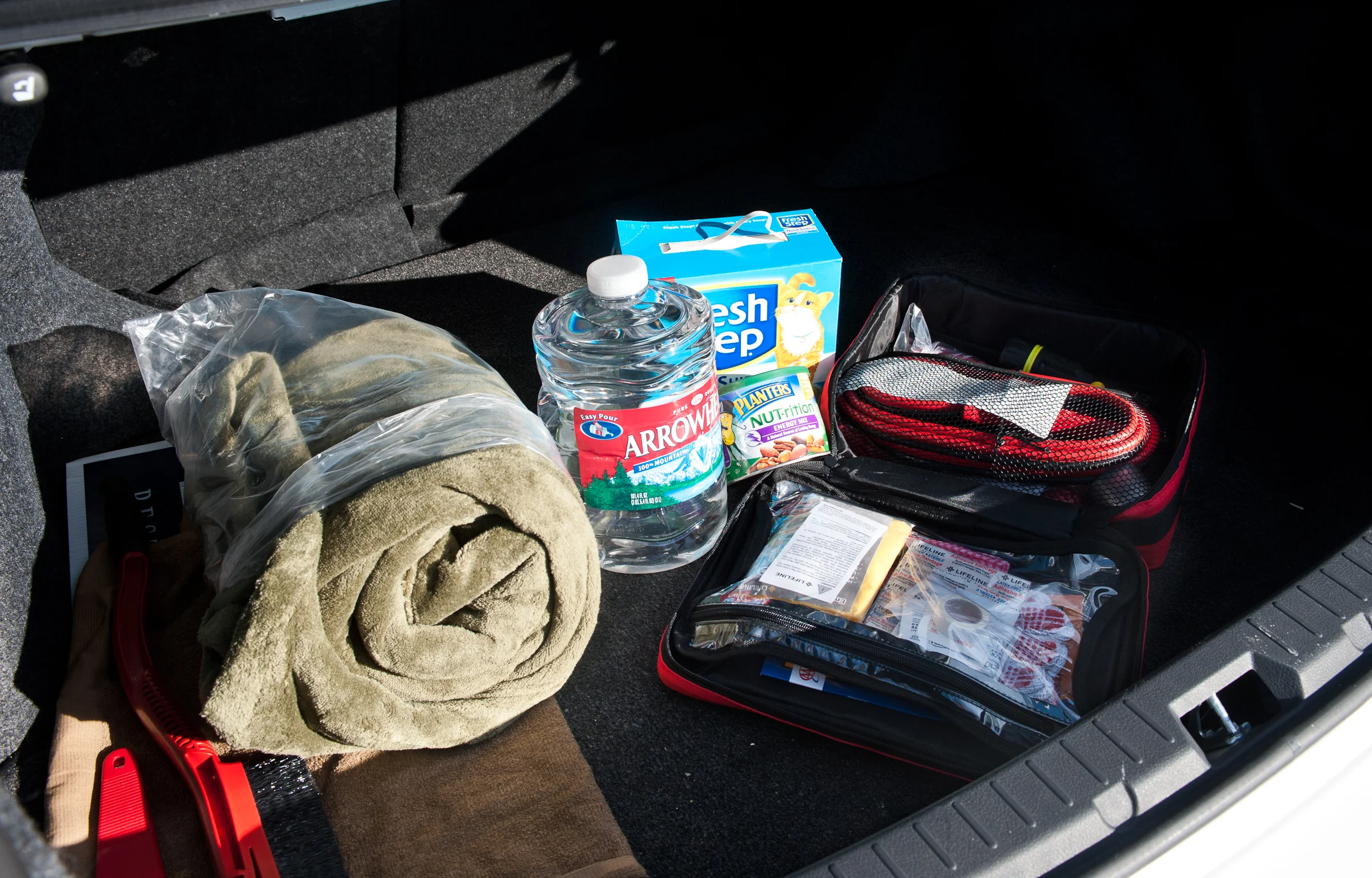 Car emergency safety kit;  What should you have?