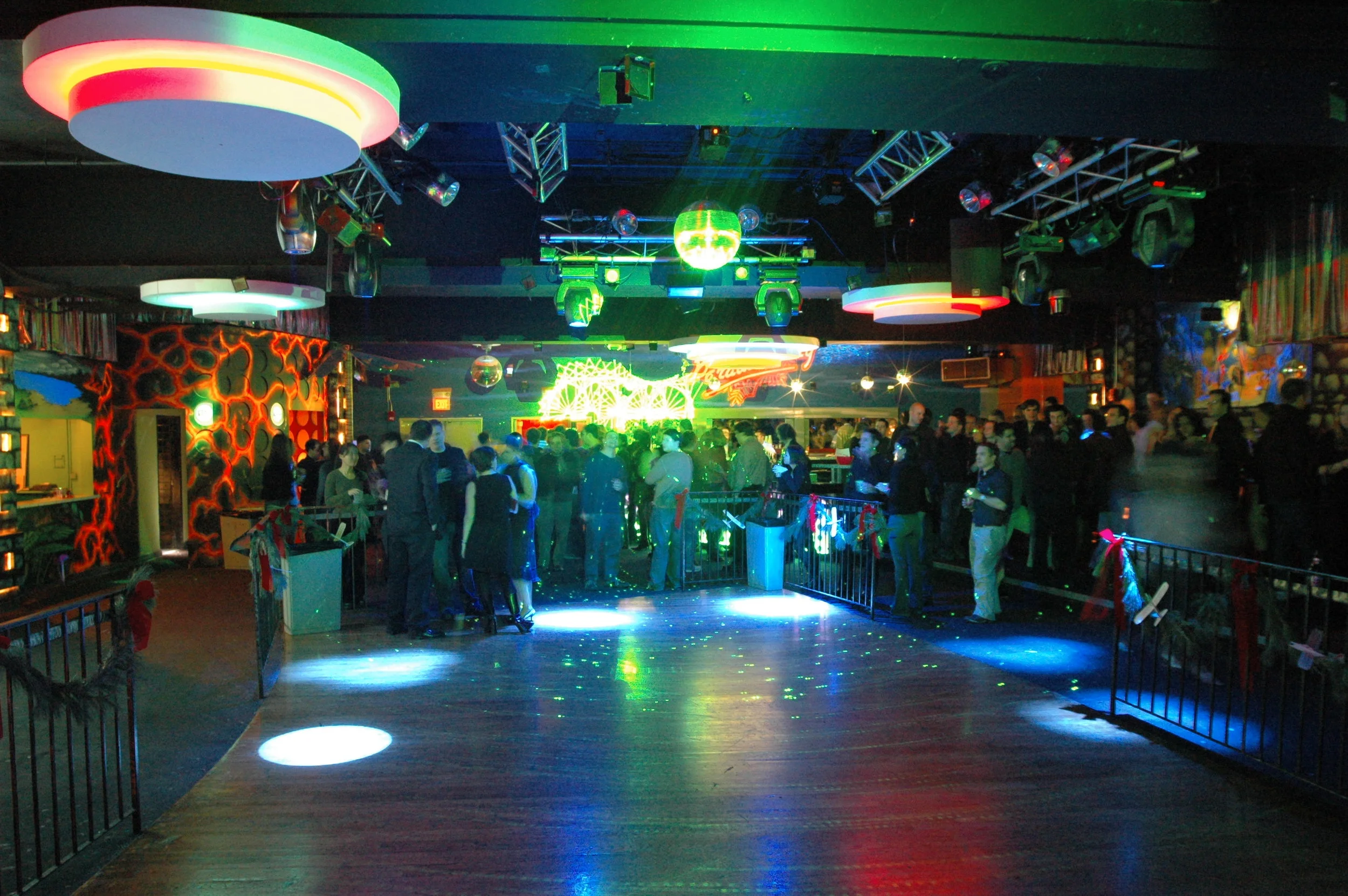 Barbarian 2004 Holiday Party - 28.JPG