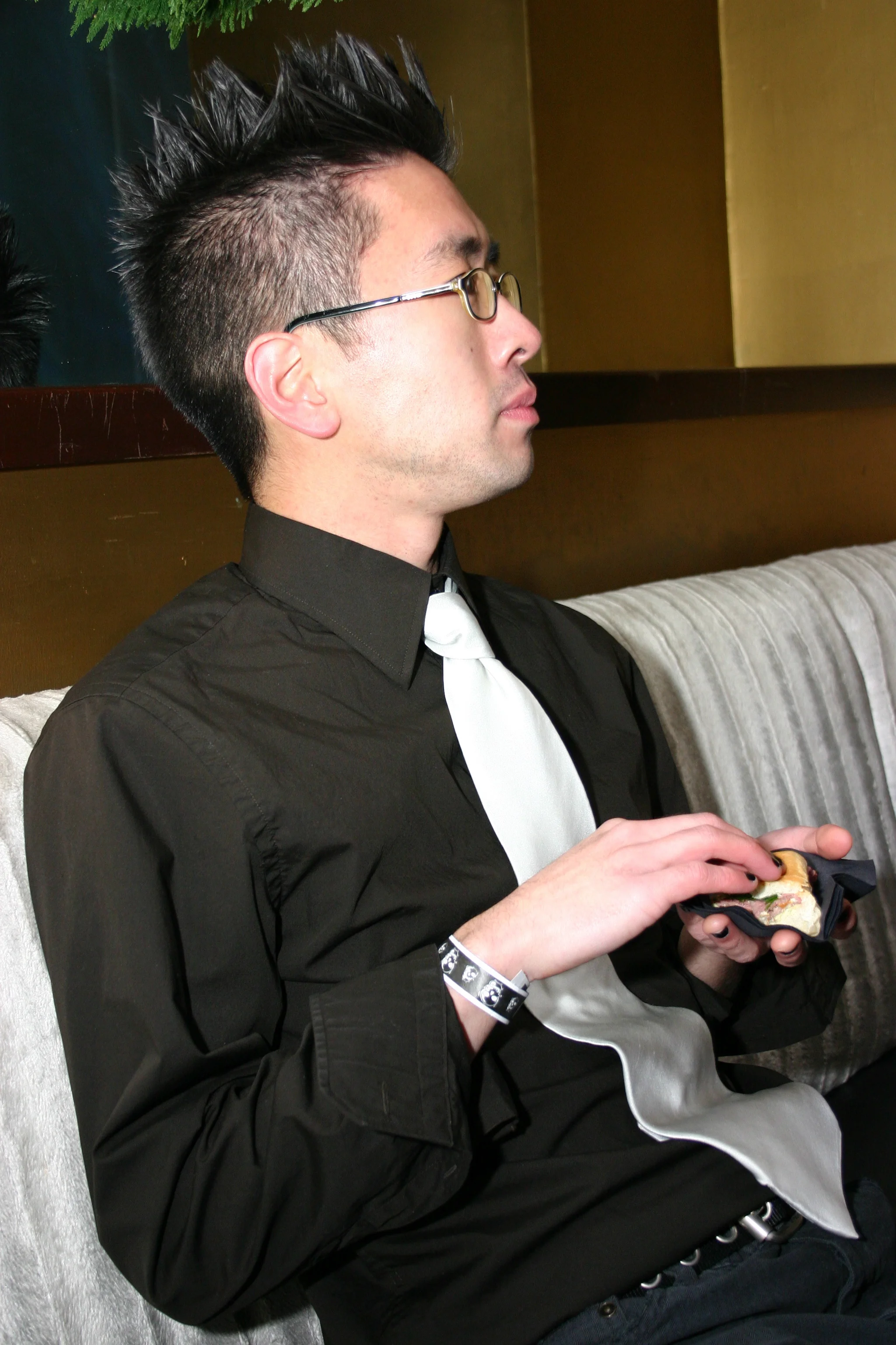 Barbaria Holiday Party 2005 - 61.JPG