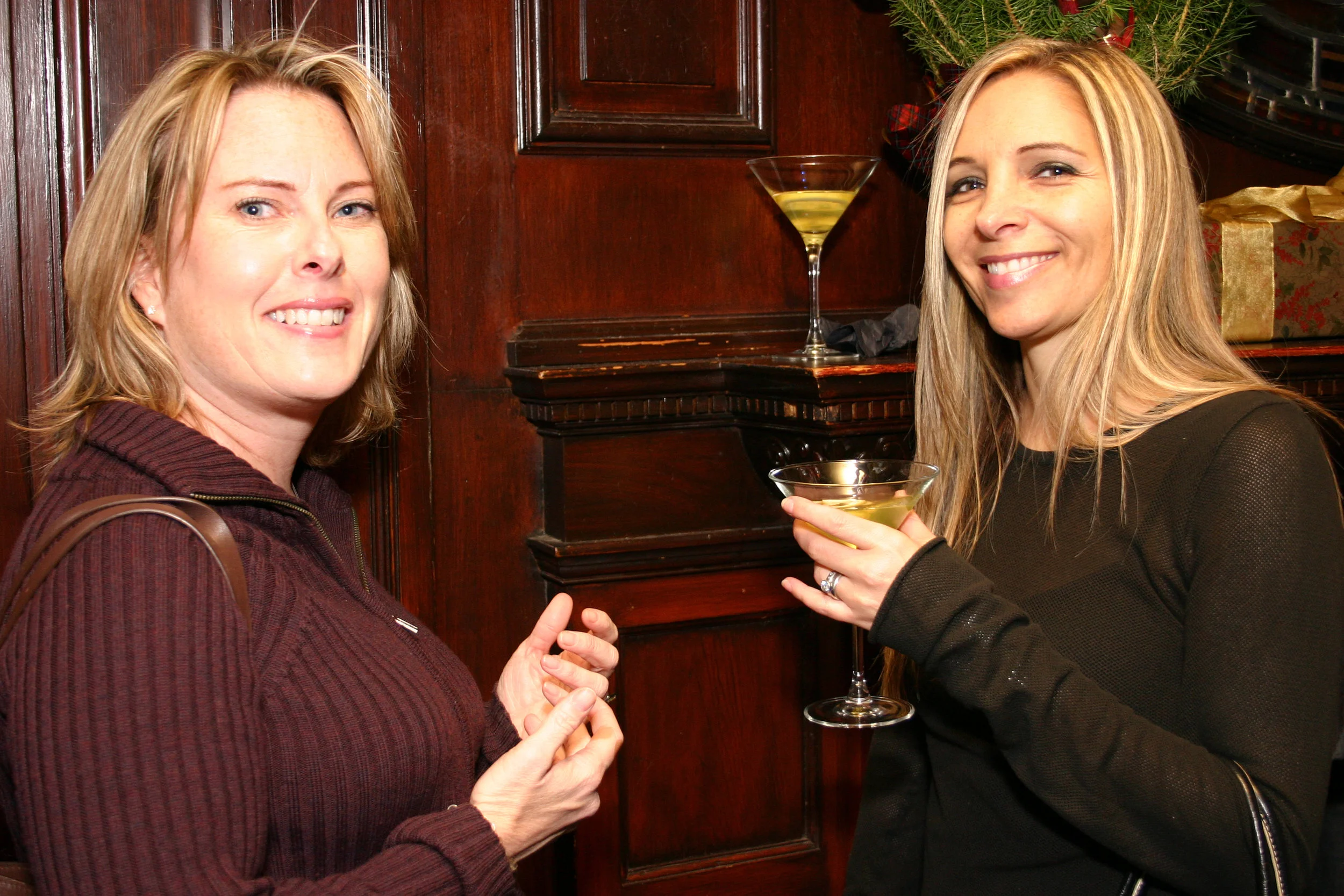 Barbaria Holiday Party 2005 - 100.JPG