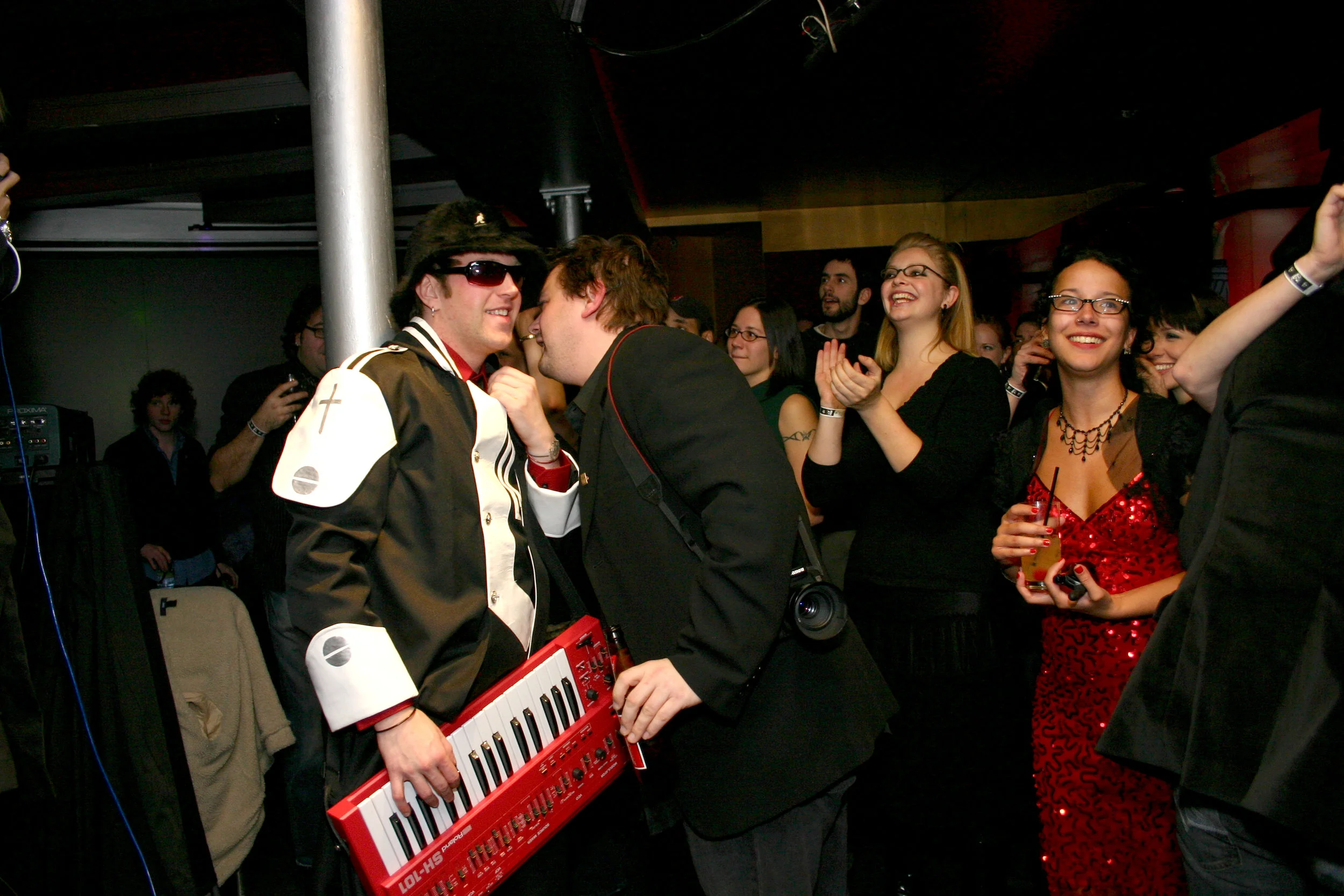 Barbaria Holiday Party 2005 - 216.JPG