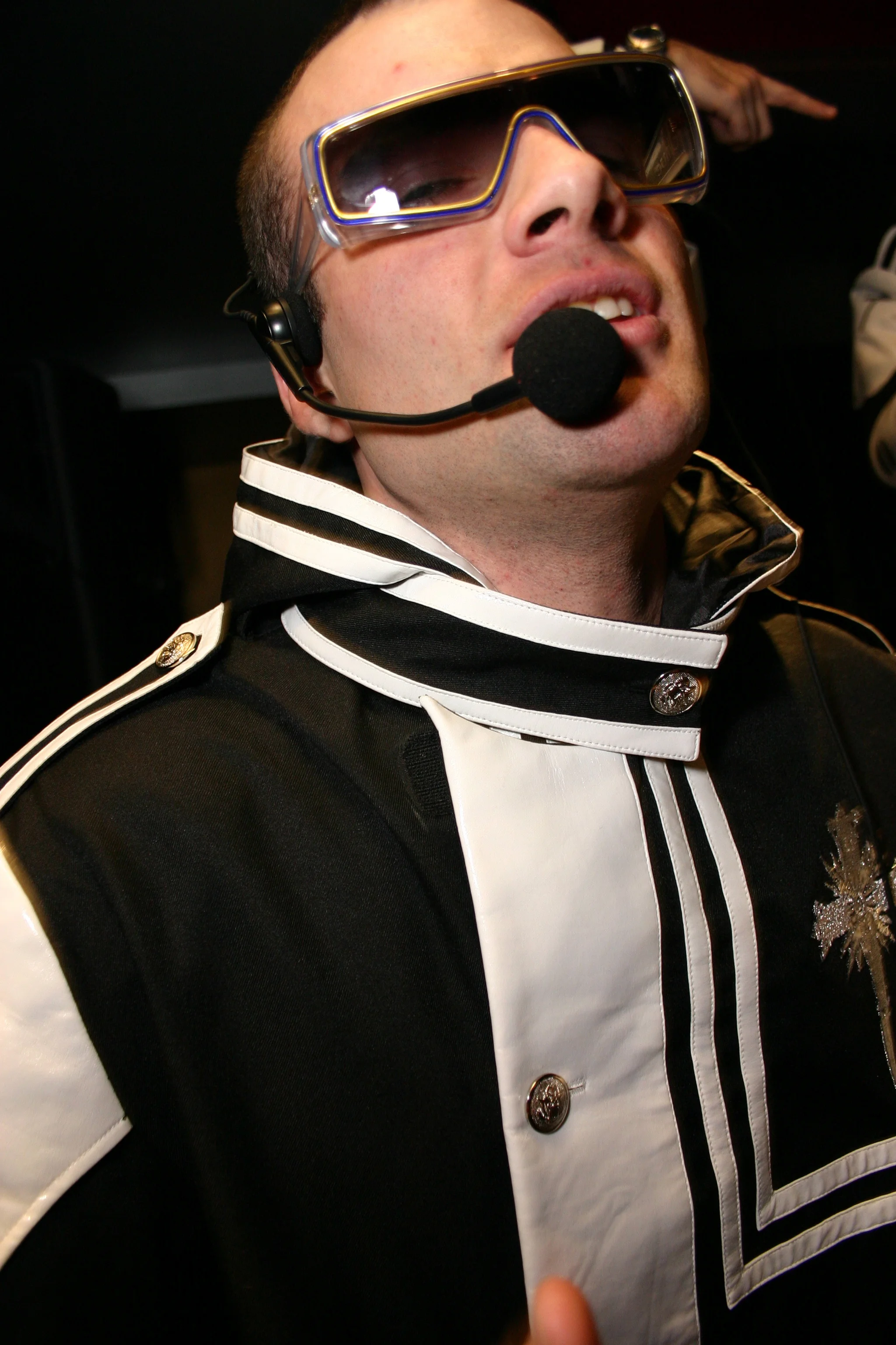 Barbaria Holiday Party 2005 - 221.JPG