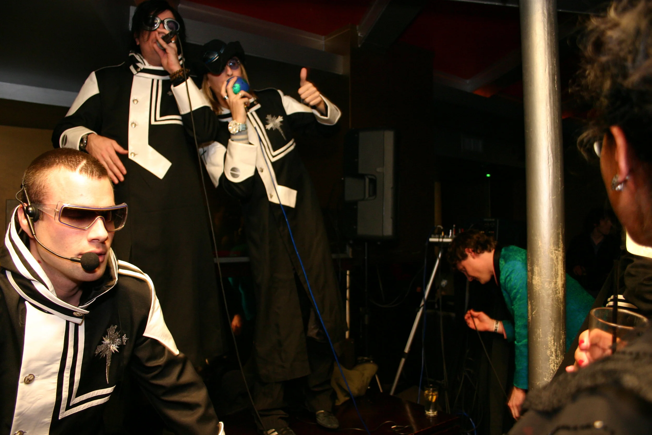 Barbaria Holiday Party 2005 - 220.JPG